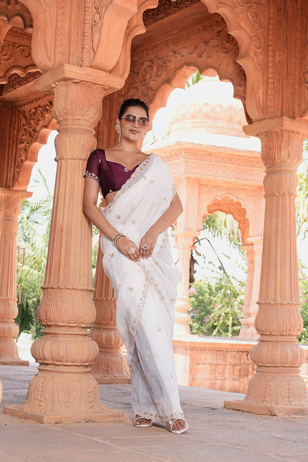     			SHIRODHARI Chanderi Embellished Ilkal Saree With Unstitched Blouse Piece ( White )