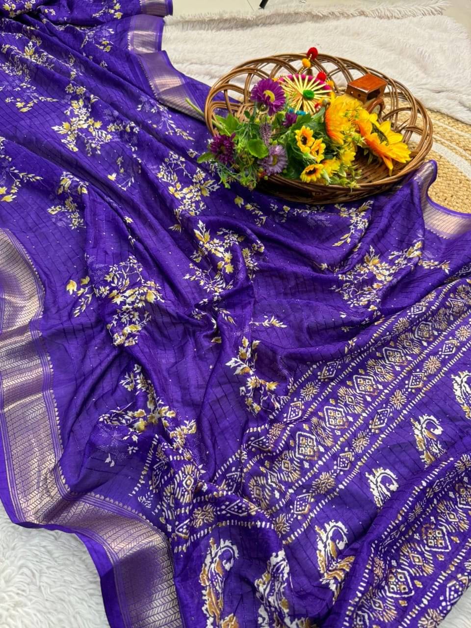 SHIRODHARI Silk Blend Printed Ilkal Saree With Unstitched Blouse Piece ( Purple ) SHIRODHARI Silk Blend Printed Ilkal Saree With Unstitched Blouse Piece ( Purple )