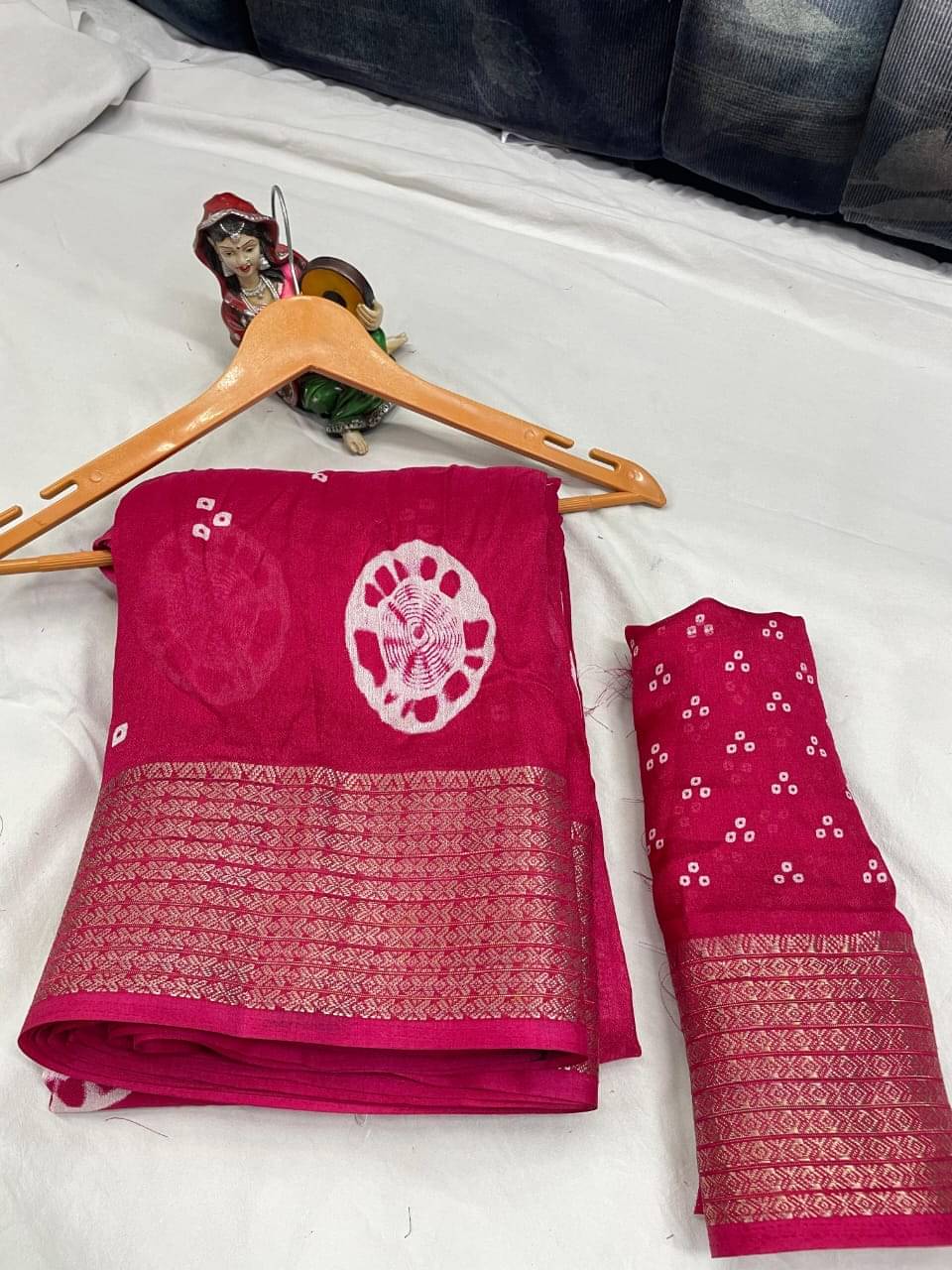 SHIRODHARI Silk Blend Printed Ilkal Saree With Unstitched Blouse Piece ( Pink ) SHIRODHARI Silk Blend Printed Ilkal Saree With Unstitched Blouse Piece ( Pink )