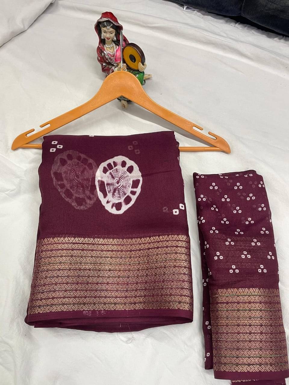     			SHIRODHARI Silk Blend Printed Ilkal Saree With Unstitched Blouse Piece ( Multicolor )