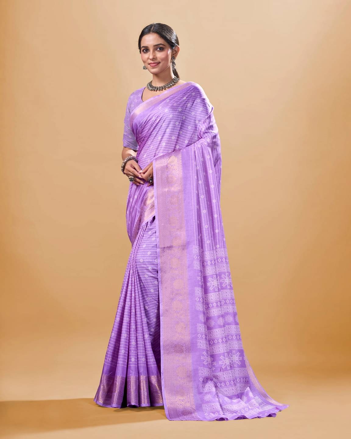 SHIRODHARI Silk Blend Printed Ilkal Saree With Unstitched Blouse Piece ( Purple ) SHIRODHARI Silk Blend Printed Ilkal Saree With Unstitched Blouse Piece ( Purple )