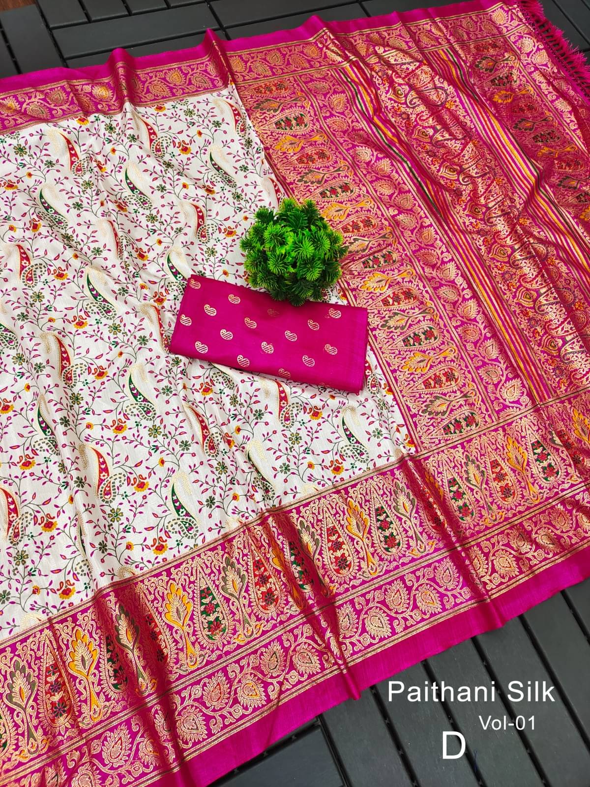 SHIRODHARI Silk Blend Printed Ilkal Saree With Unstitched Blouse Piece ( Pink ) SHIRODHARI Silk Blend Printed Ilkal Saree With Unstitched Blouse Piece ( Pink )