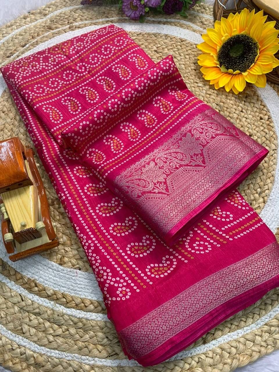    			SHIRODHARI Silk Blend Printed Ilkal Saree With Unstitched Blouse Piece ( Pink )
