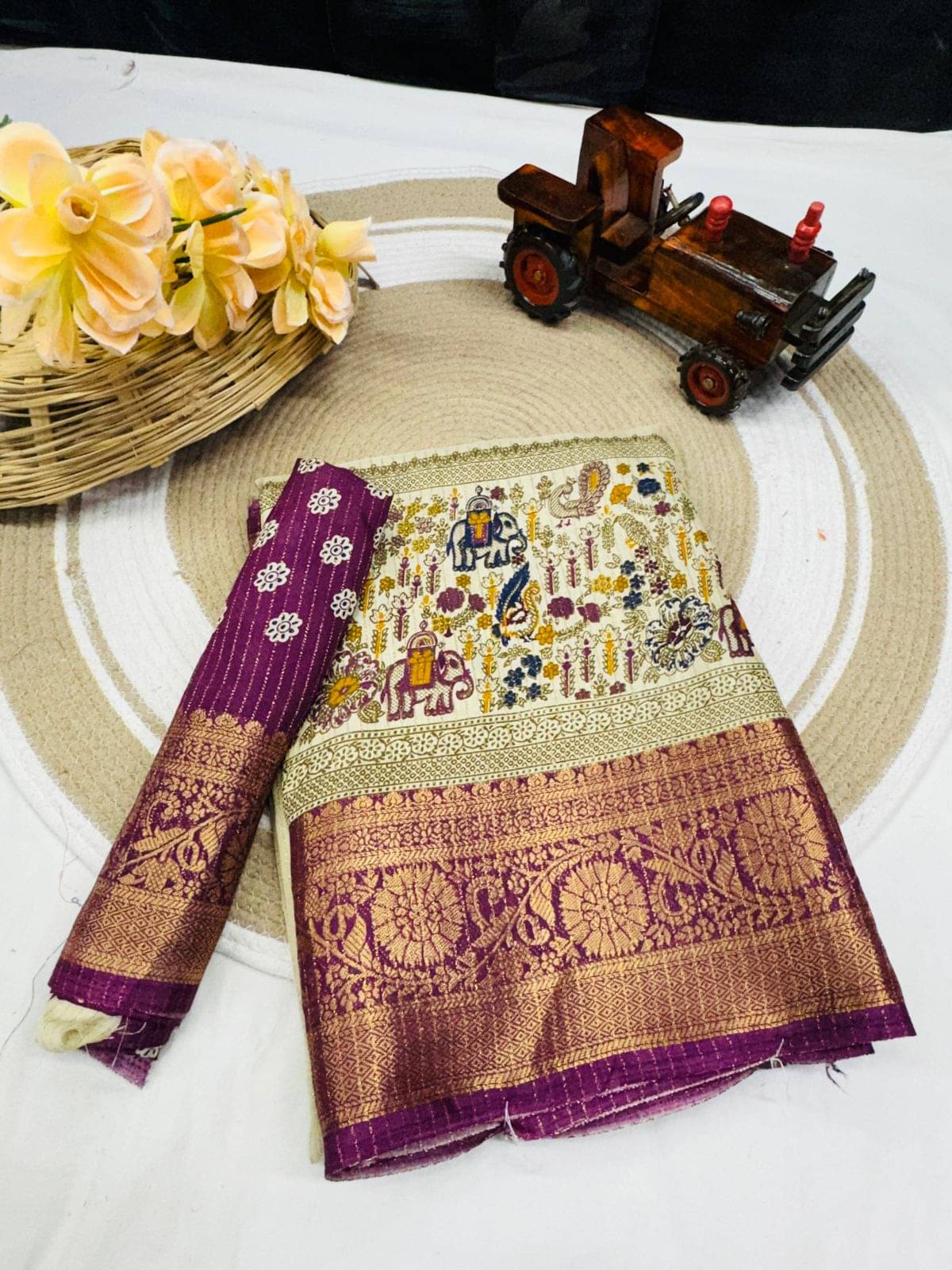 SHIRODHARI Silk Blend Printed Ilkal Saree With Unstitched Blouse Piece ( Multicolor ) SHIRODHARI Silk Blend Printed Ilkal Saree With Unstitched Blouse Piece ( Multicolor )