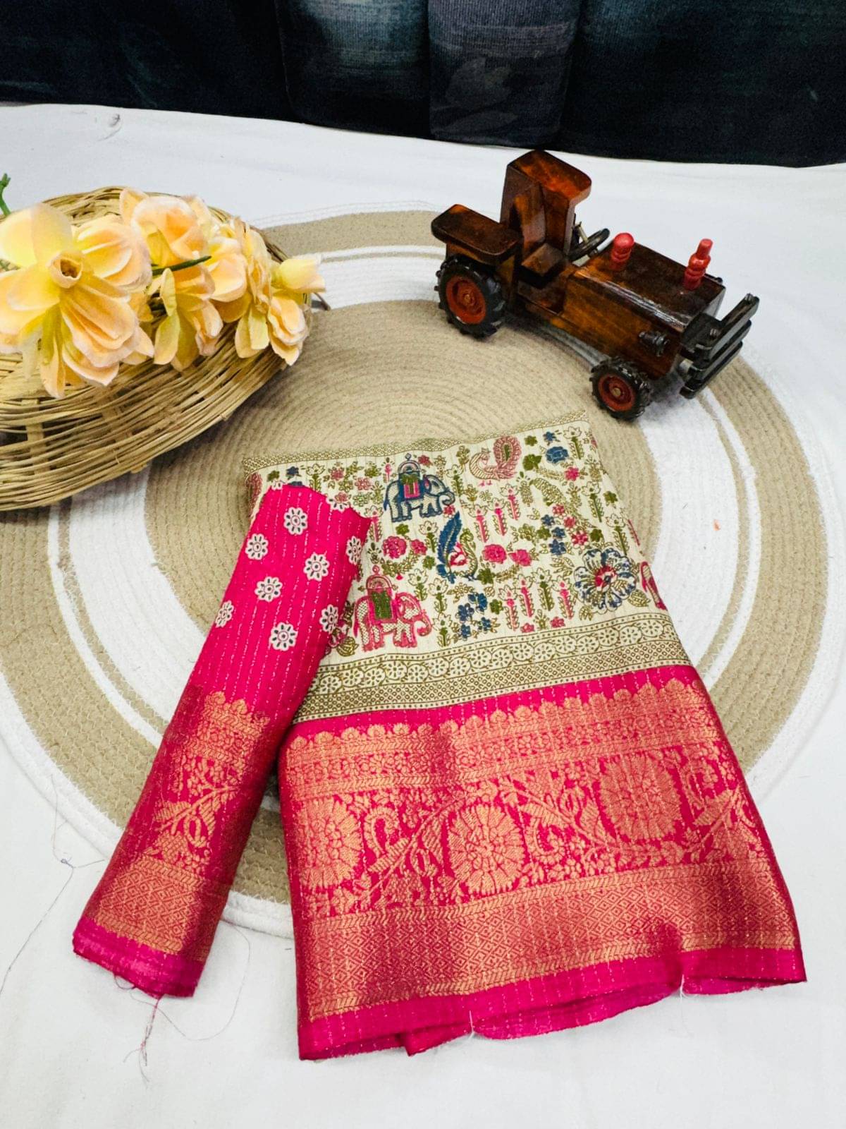     			SHIRODHARI Silk Blend Printed Ilkal Saree With Unstitched Blouse Piece ( Pink )