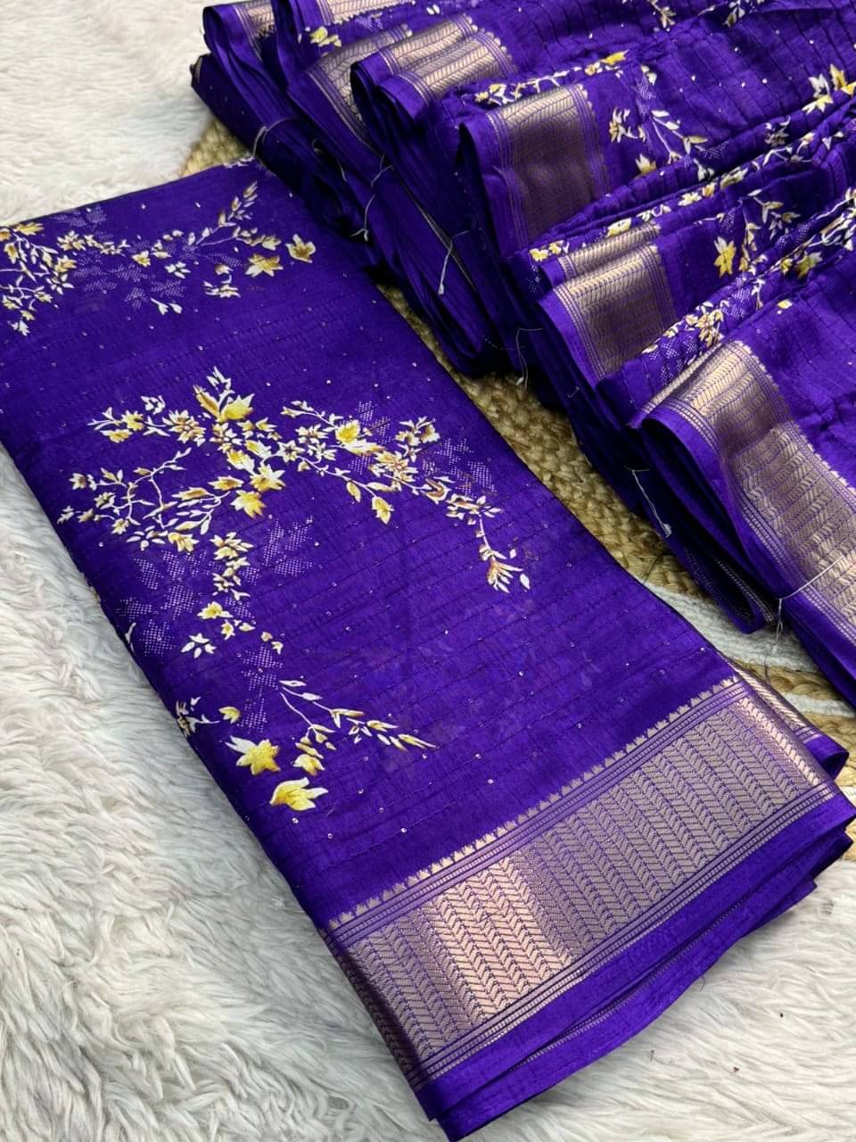 SHIRODHARI Silk Blend Printed Ilkal Saree With Unstitched Blouse Piece ( Purple ) SHIRODHARI Silk Blend Printed Ilkal Saree With Unstitched Blouse Piece ( Purple )