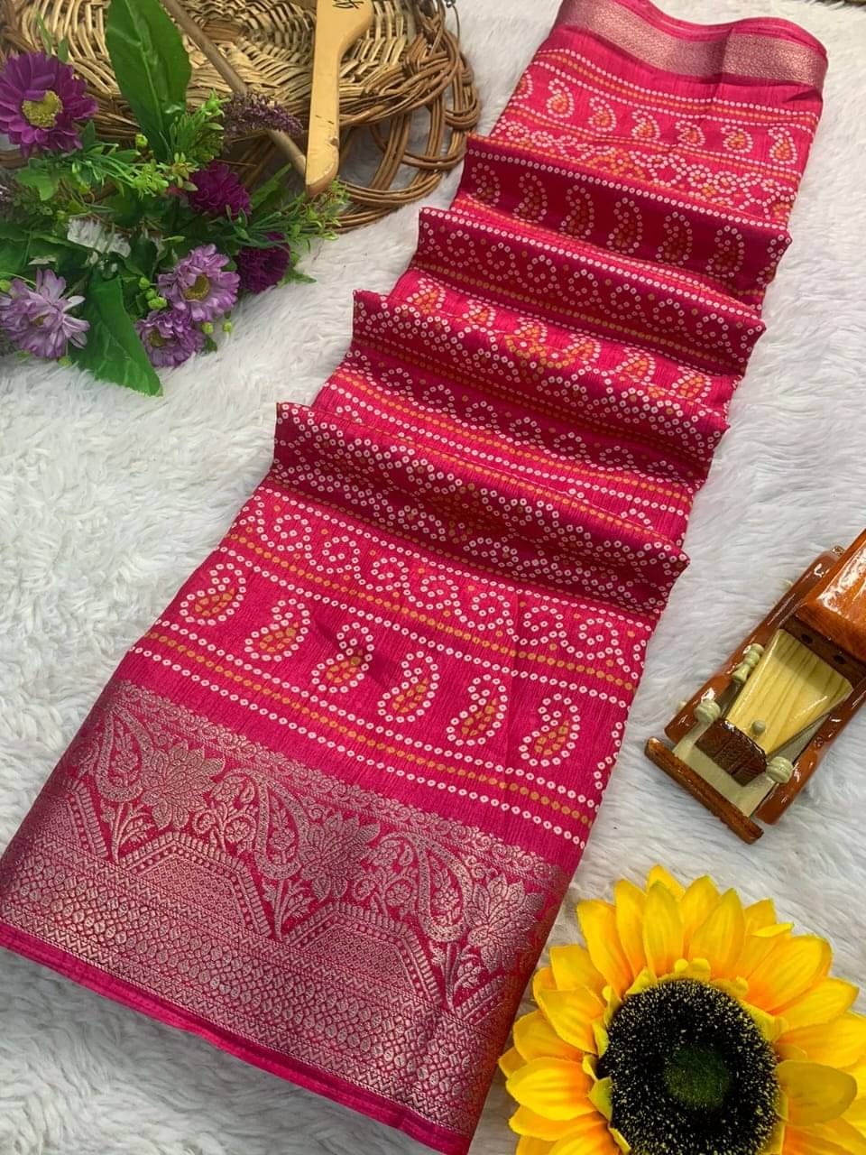     			SHIRODHARI Silk Blend Printed Ilkal Saree With Unstitched Blouse Piece ( Pink )