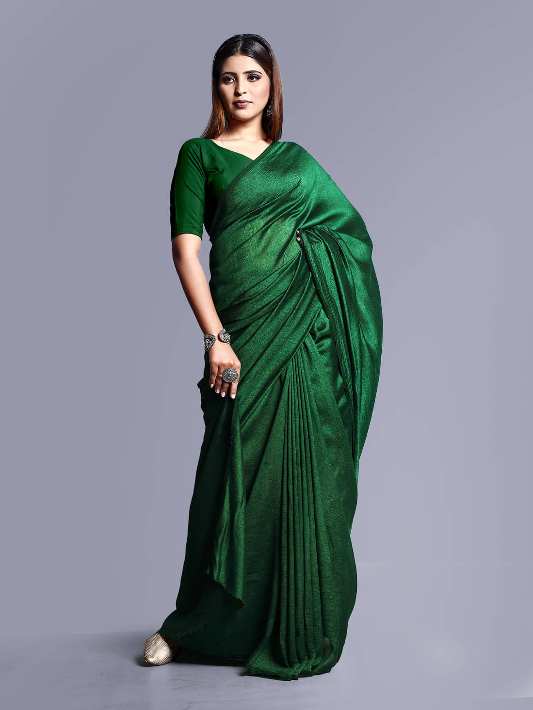 SHIRODHARI Viscose Solid Ilkal Saree With Unstitched Blouse Piece ( Green ) SHIRODHARI Viscose Solid Ilkal Saree With Unstitched Blouse Piece ( Green )