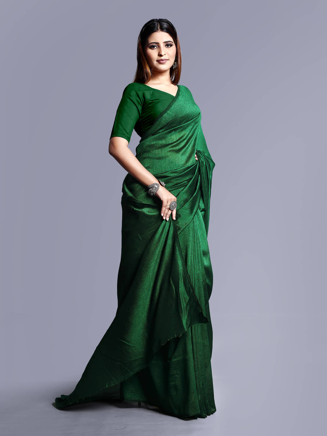 SHIRODHARI Viscose Solid Ilkal Saree With Unstitched Blouse Piece ( Green ) SHIRODHARI Viscose Solid Ilkal Saree With Unstitched Blouse Piece ( Green )