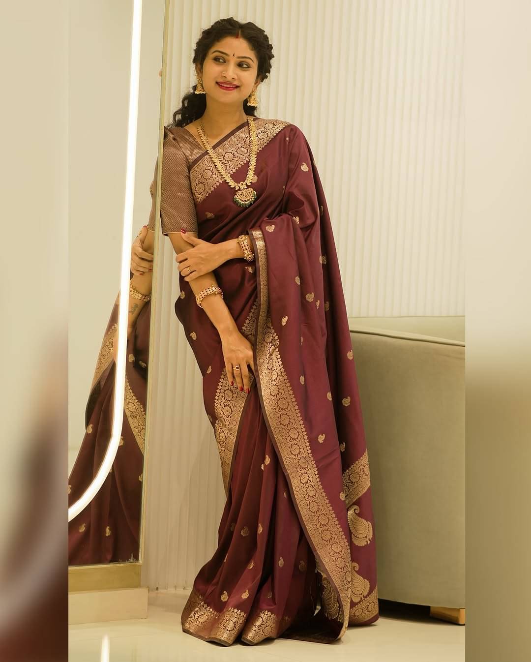 WOVEN STOCK Silk Self Design Banarasi saree With Unstitched Blouse Piece ( Maroon )     			WOVEN STOCK Silk Self Design Banarasi saree With Unstitched Blouse Piece ( Maroon )