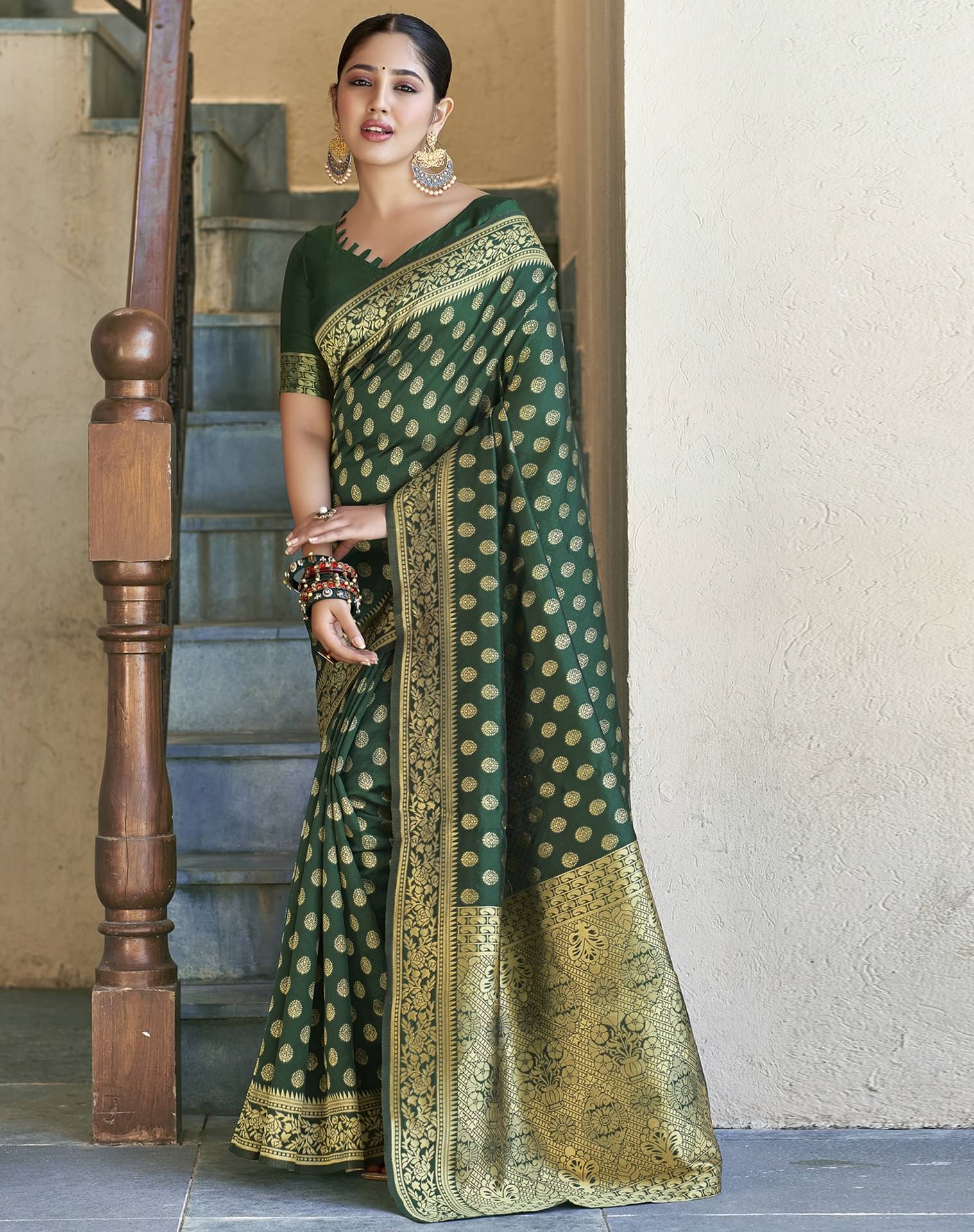     			WOVEN STOCK Silk Self Design Banarasi saree With Unstitched Blouse Piece ( Green )