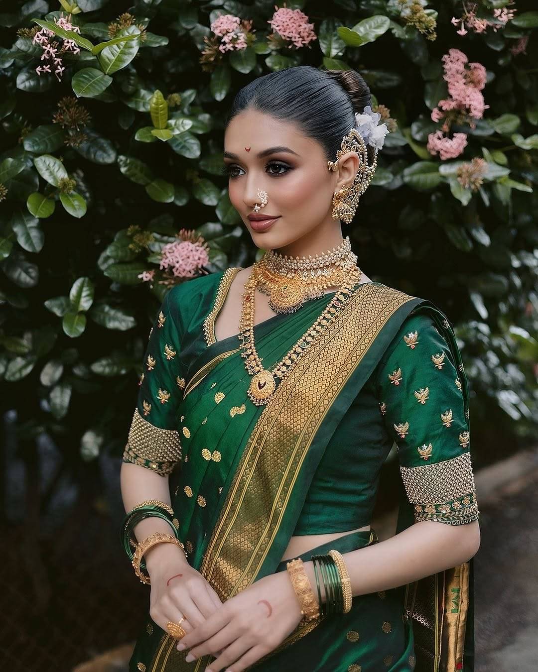 WOVEN STOCK Silk Self Design Banarasi saree With Unstitched Blouse Piece ( Green ) WOVEN STOCK Silk Self Design Banarasi saree With Unstitched Blouse Piece ( Green )
