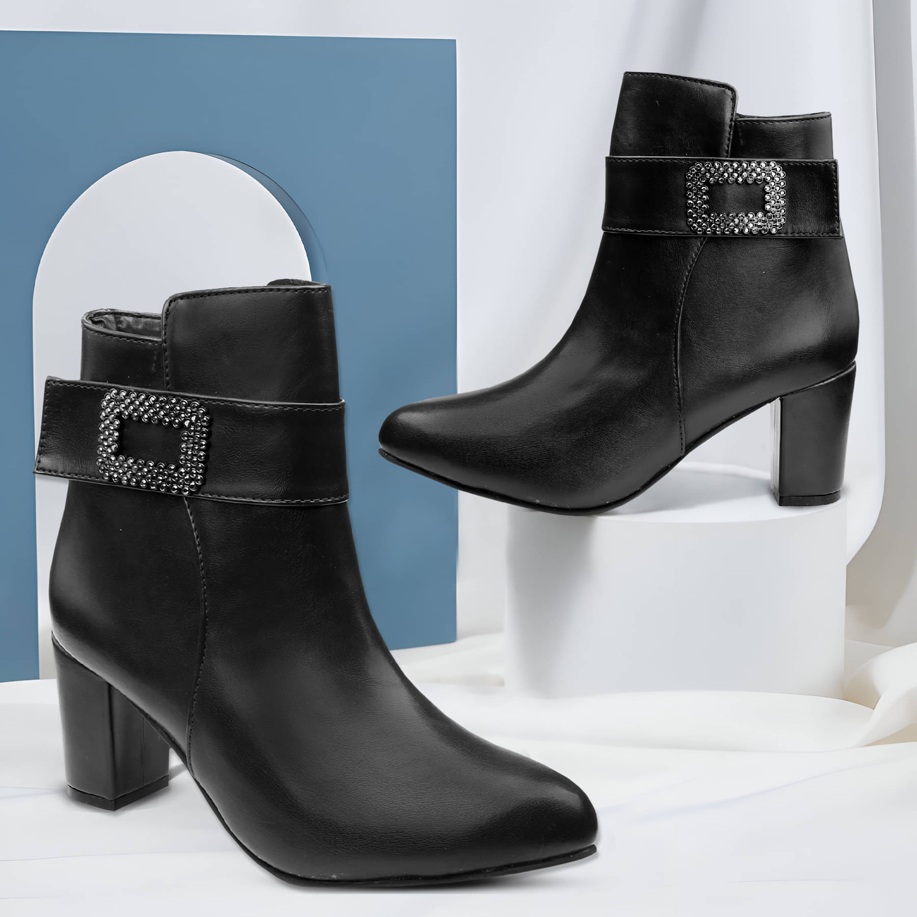     			YUVRATO BAXI Black Women's Ankle Length Boots