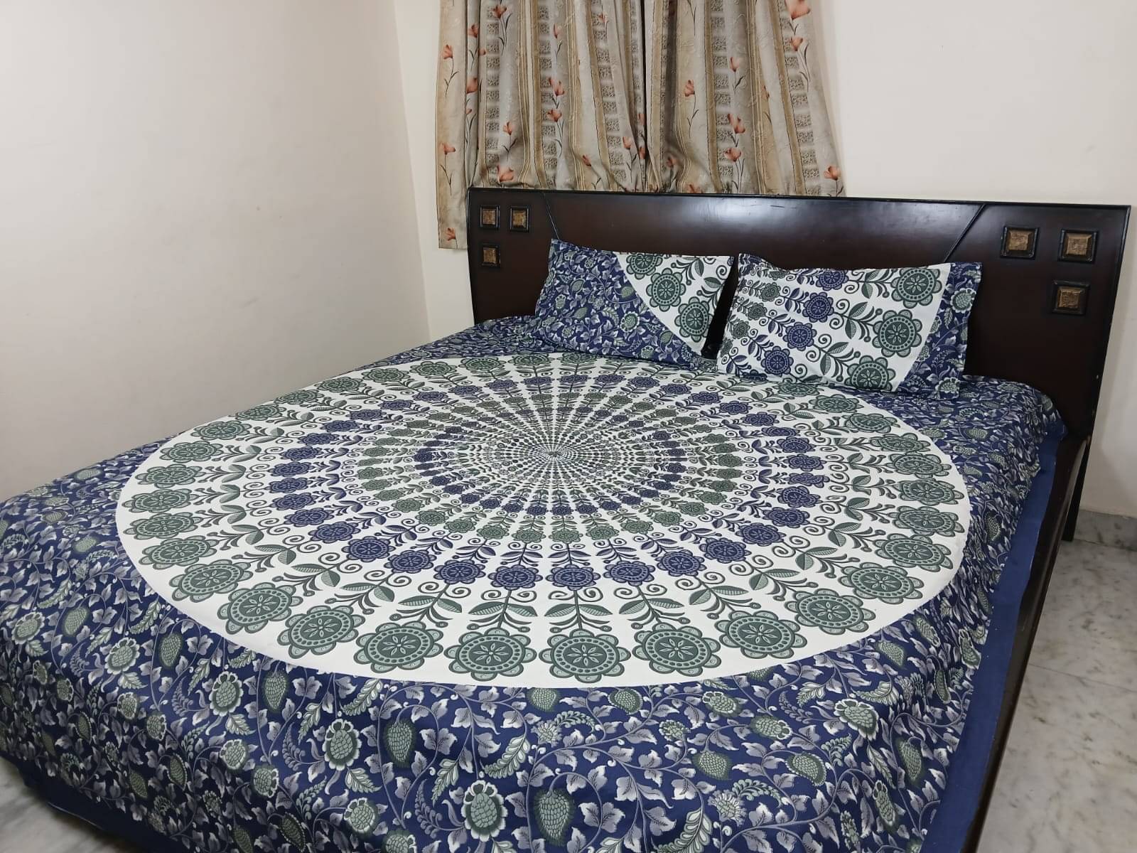 HomeSpire Cotton 1 Double Bedsheet with 2 Pillow Covers ( Blue ) HomeSpire Cotton 1 Double Bedsheet with 2 Pillow Covers ( Blue )