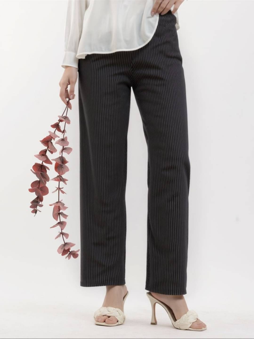     			MAYKR Pack of 1 Polyester Straight Women's Casual Pants ( Black )