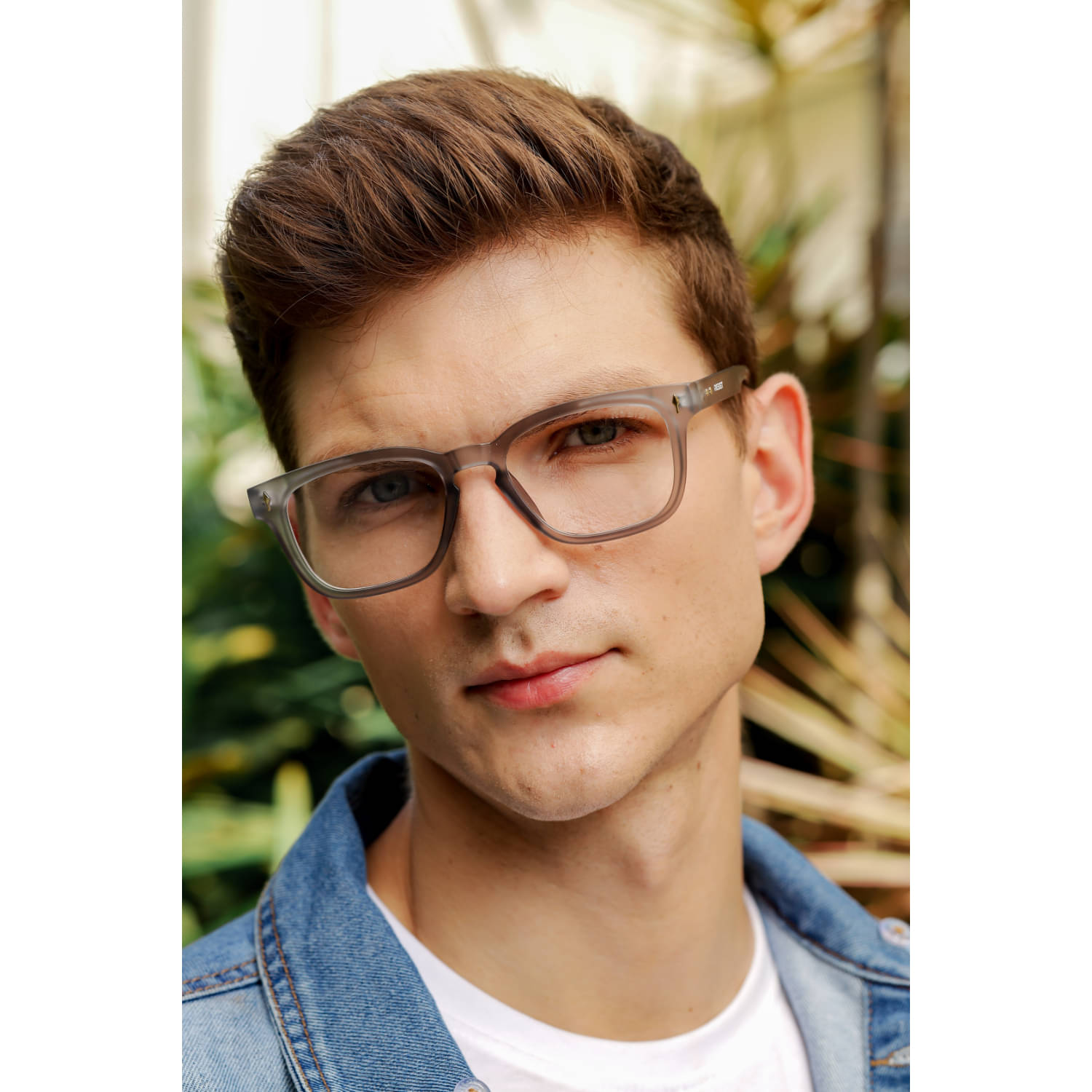     			RESIST EYEWEAR Light Grey Square Sunglasses ( Pack of 1 )