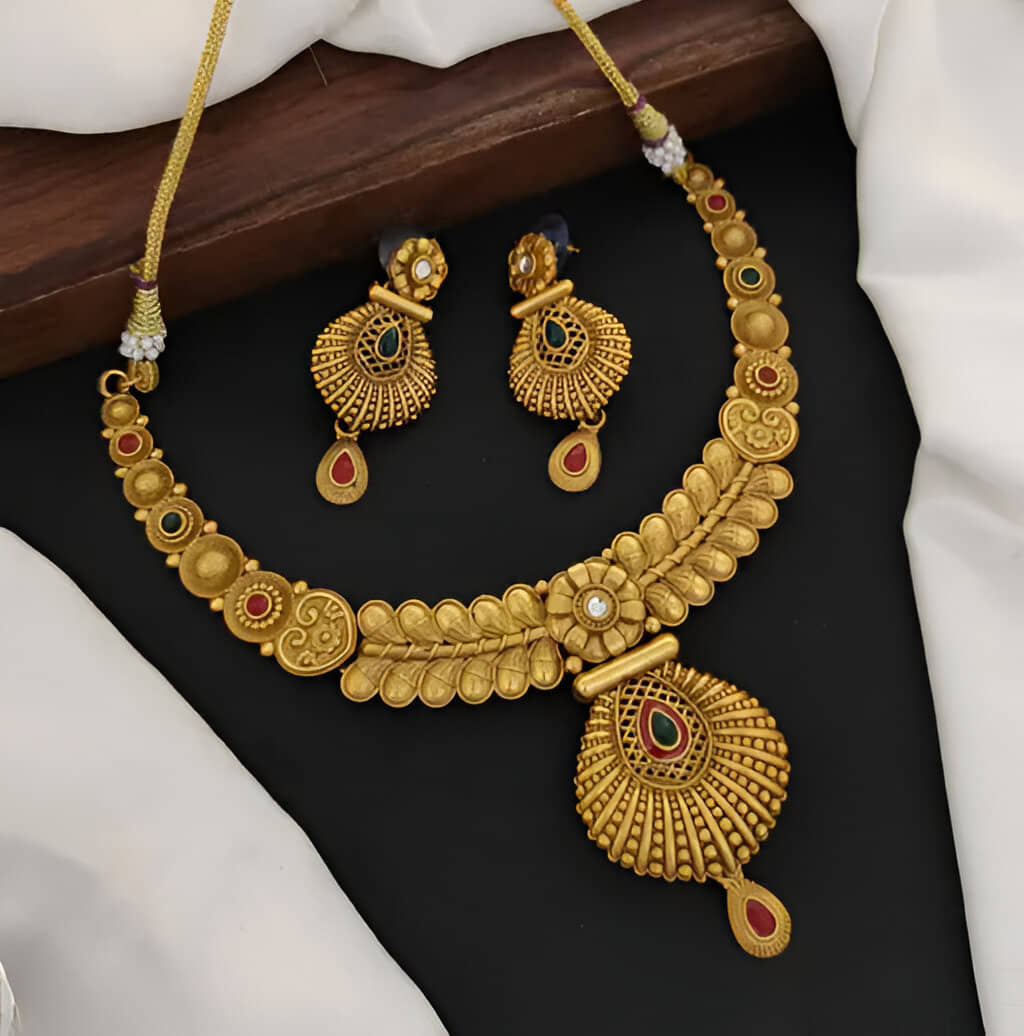 ROFARWORD Gold Brass Necklace Set ( Pack of 1 )