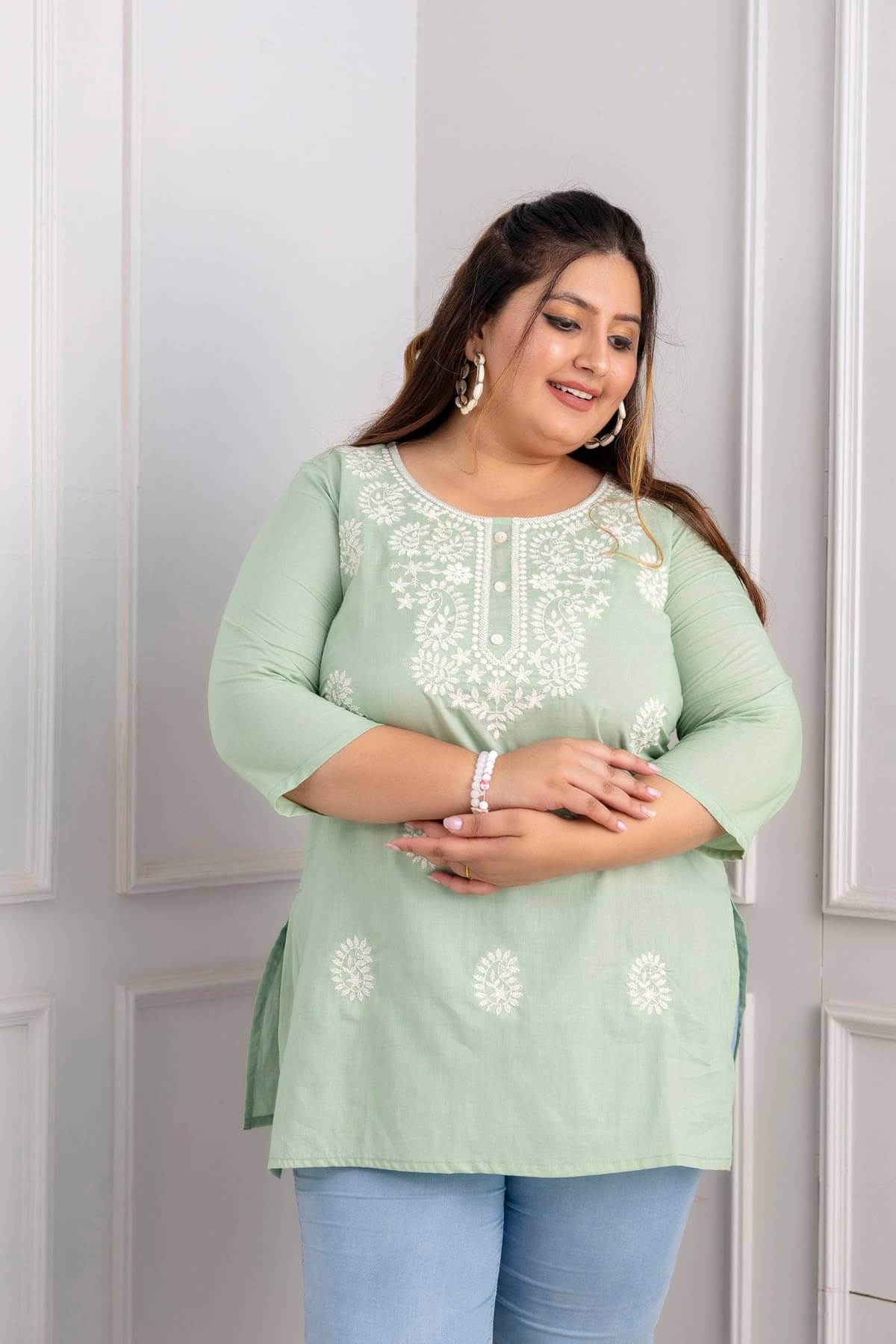     			Ropa De Moda Women Cotton Embroidered Straight Kurti ( Light Green )