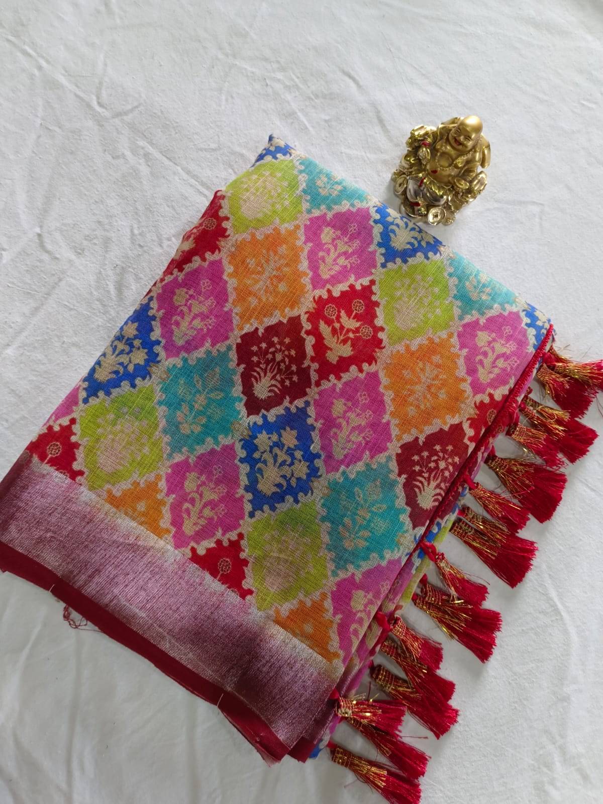 Sureta Linen Printed Leheriya Saree With Unstitched Blouse Piece ( Multicolor ) Sureta Linen Printed Leheriya Saree With Unstitched Blouse Piece ( Multicolor )