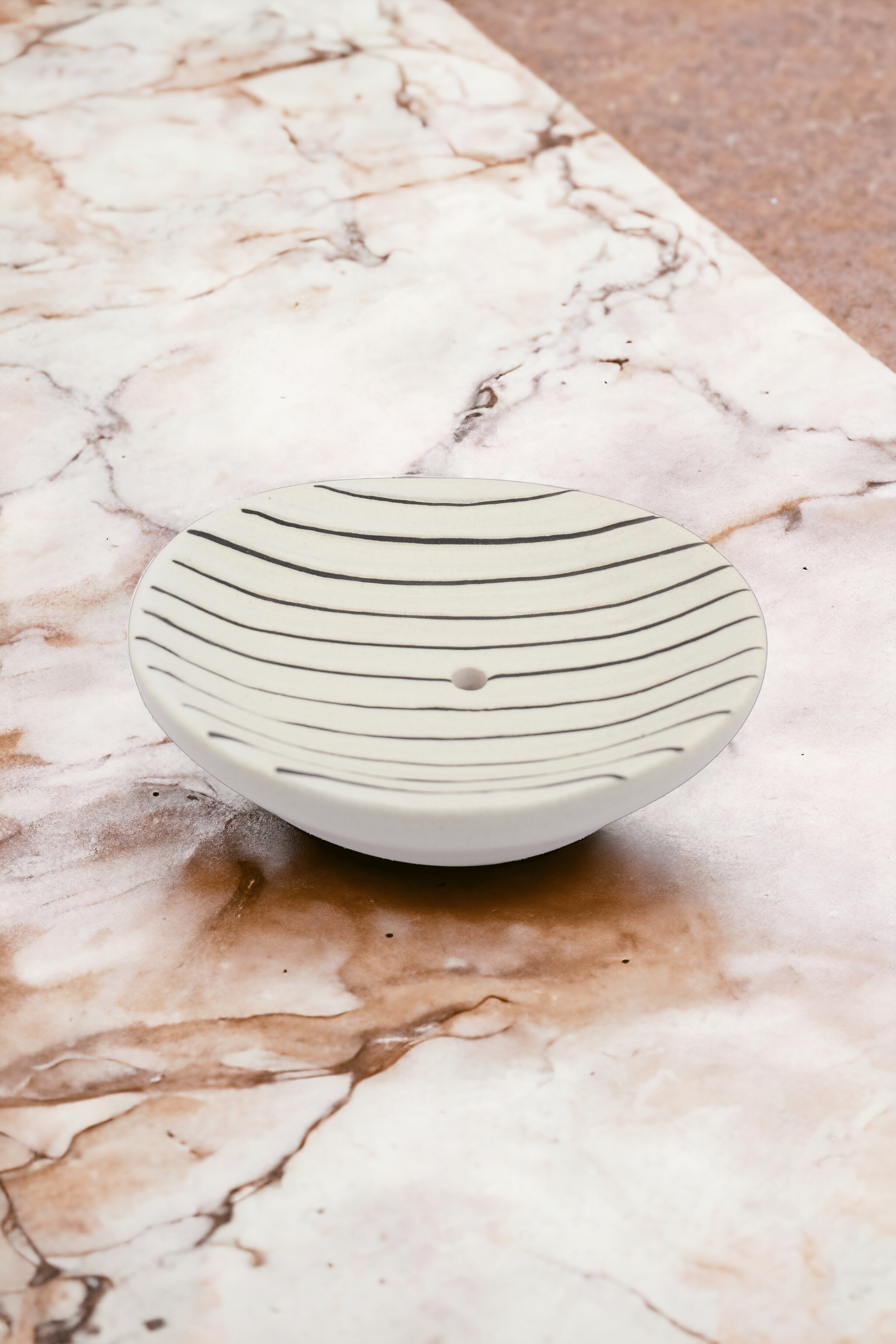     			White Black Lining Soap Case