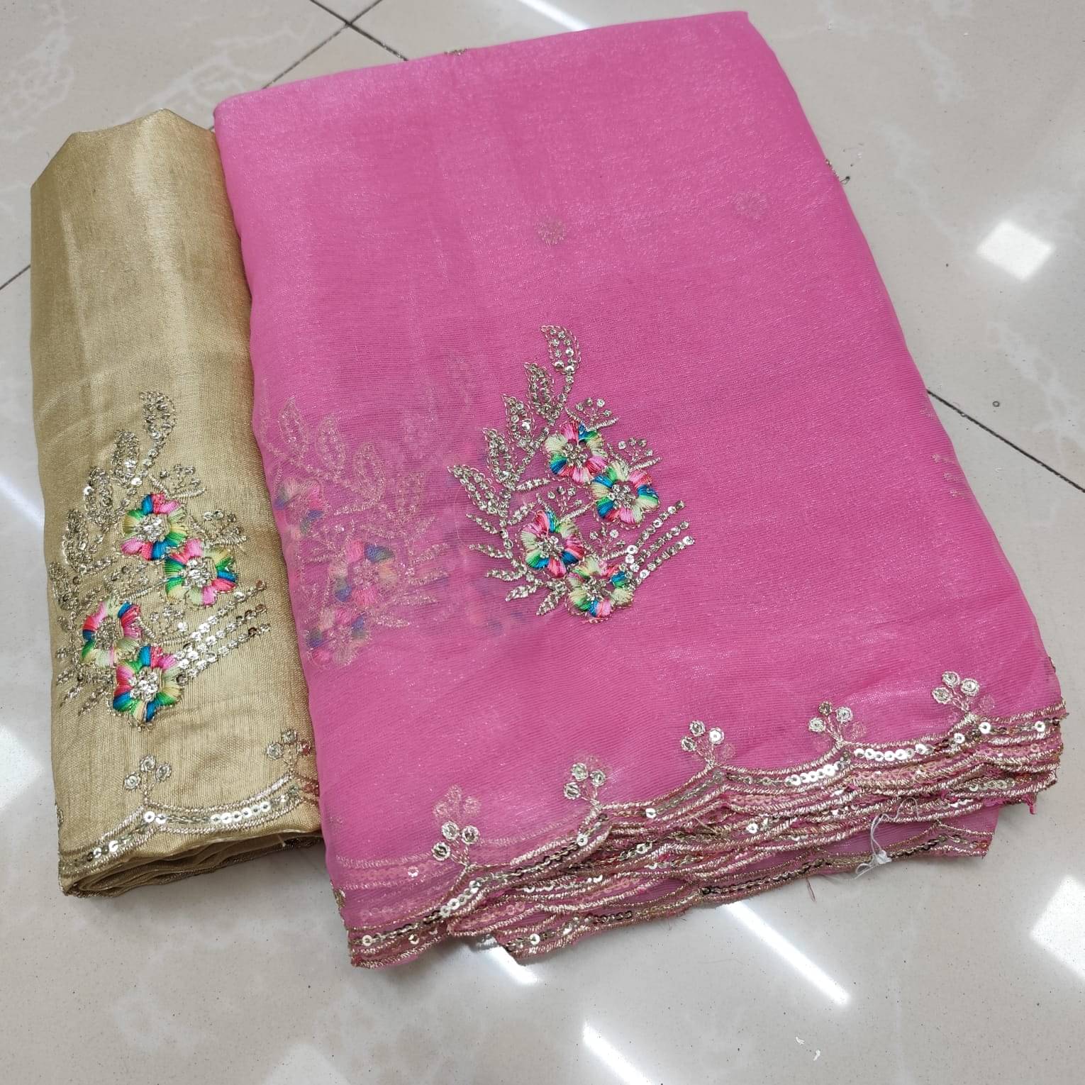     			Avenue Creation Chiffon Embroidered Leheriya Saree With Unstitched Blouse Piece ( Pink )