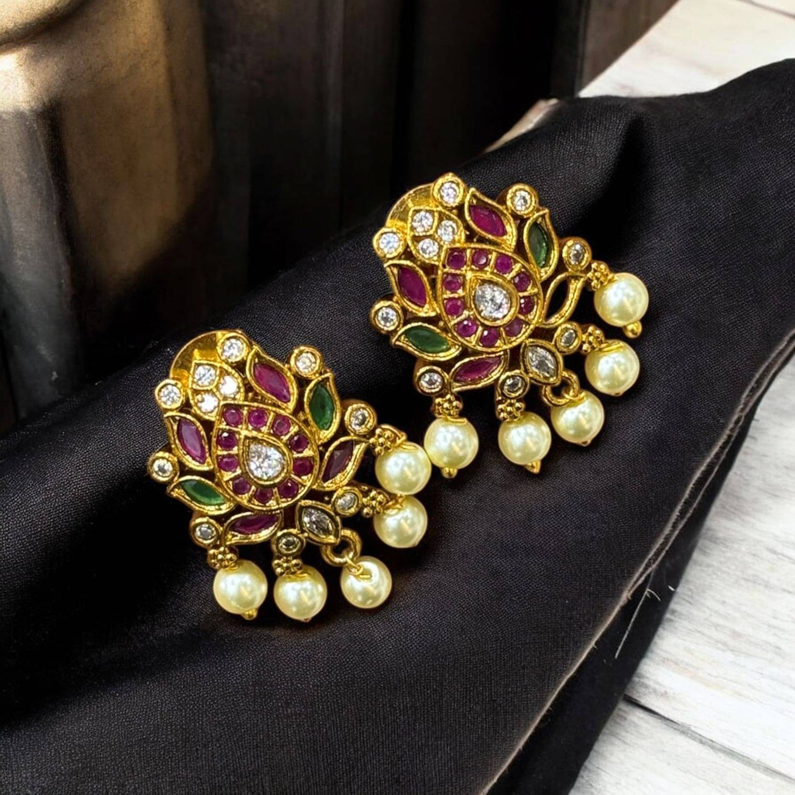     			KC JEWELS Multi Color Stud Earrings ( Pack of 1 )