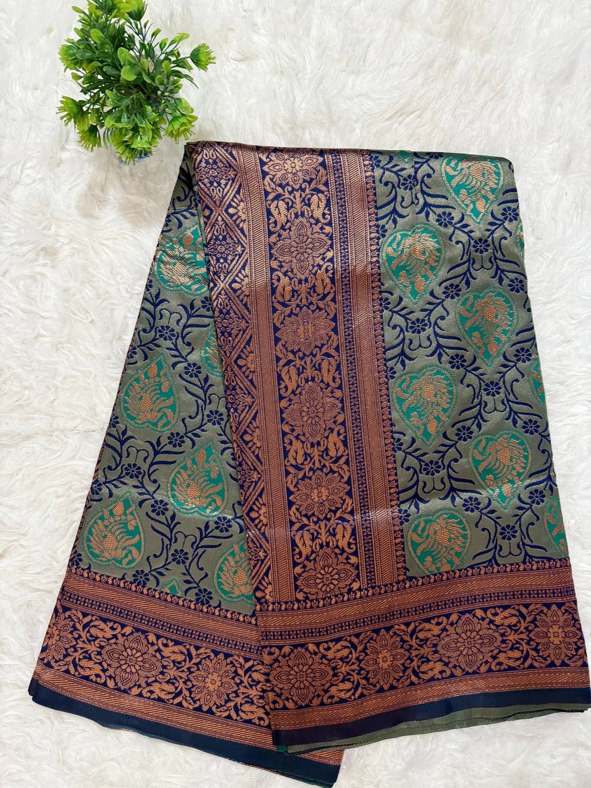 Semore Art Silk Solid Saree With Unstitched Blouse Piece ( Rama )     			Semore Art Silk Solid Saree With Unstitched Blouse Piece ( Rama )