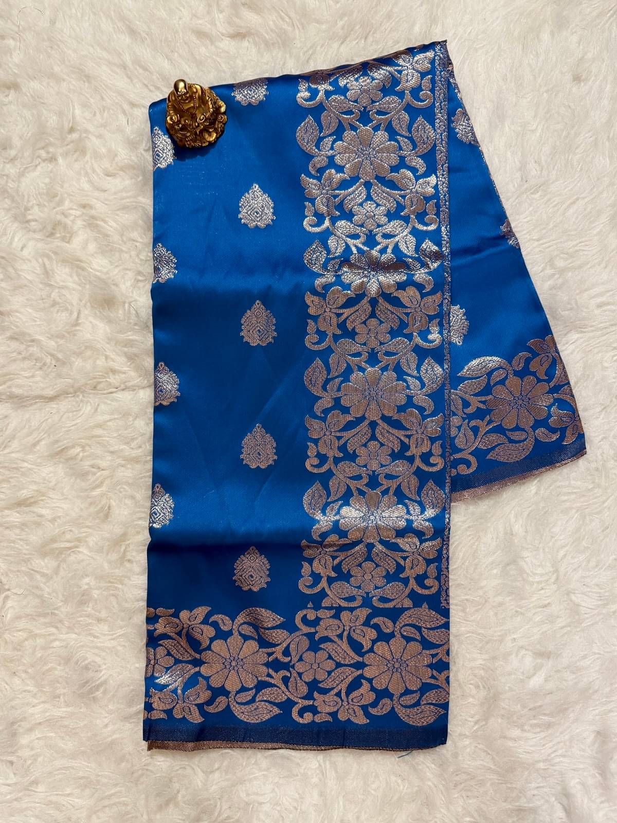 Semore Art Silk Solid Saree With Unstitched Blouse Piece ( Blue ) Semore Art Silk Solid Saree With Unstitched Blouse Piece ( Blue )