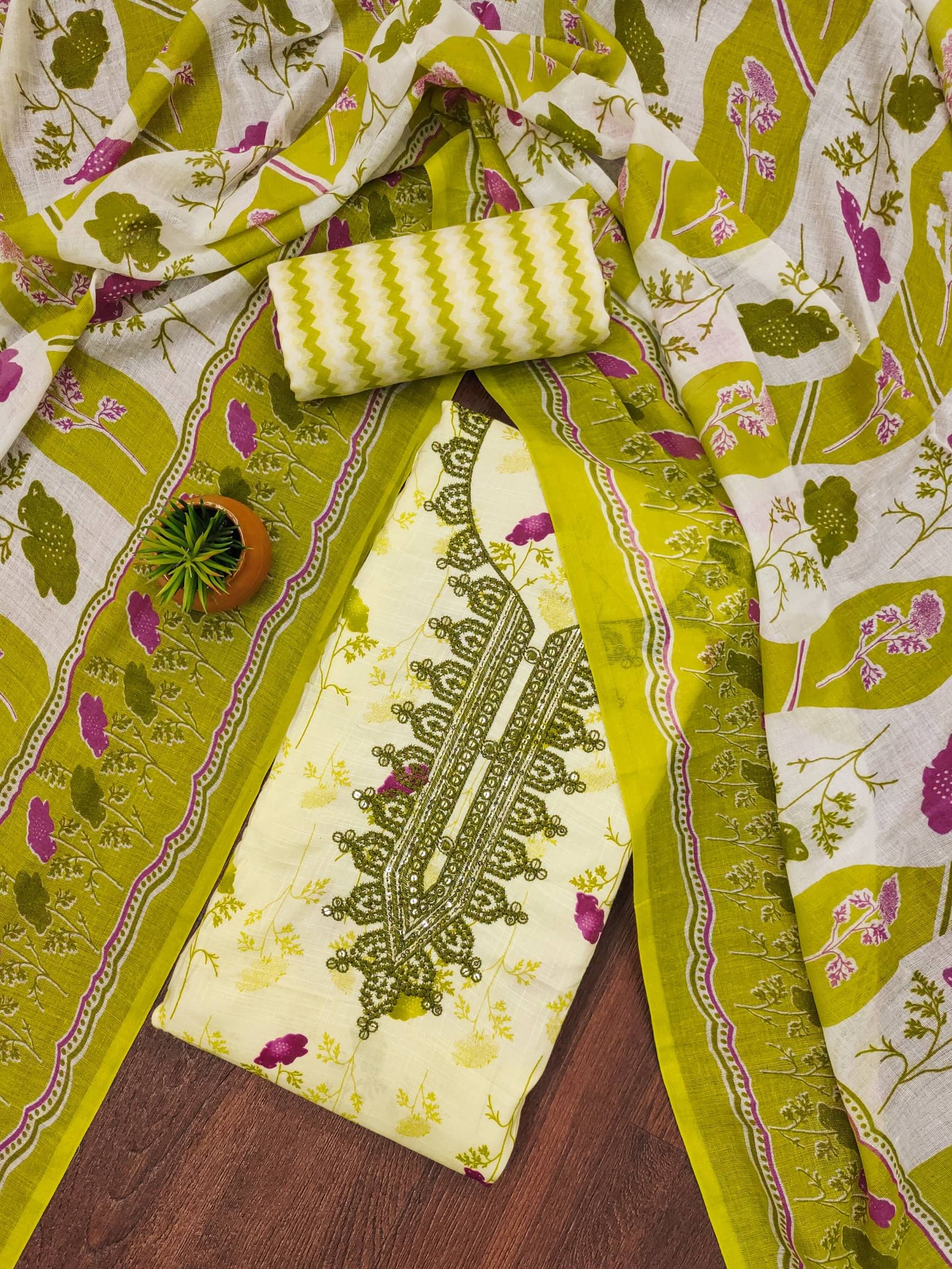     			Shree Mahantam Women Cotton Unstitched Dress Material ( Yellow )