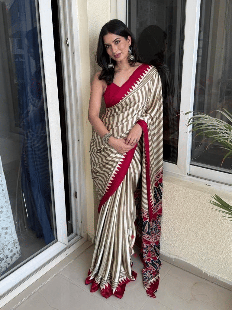     			Sitanjali Crepe Striped Baluchari Saree With Unstitched Blouse Piece ( Red )