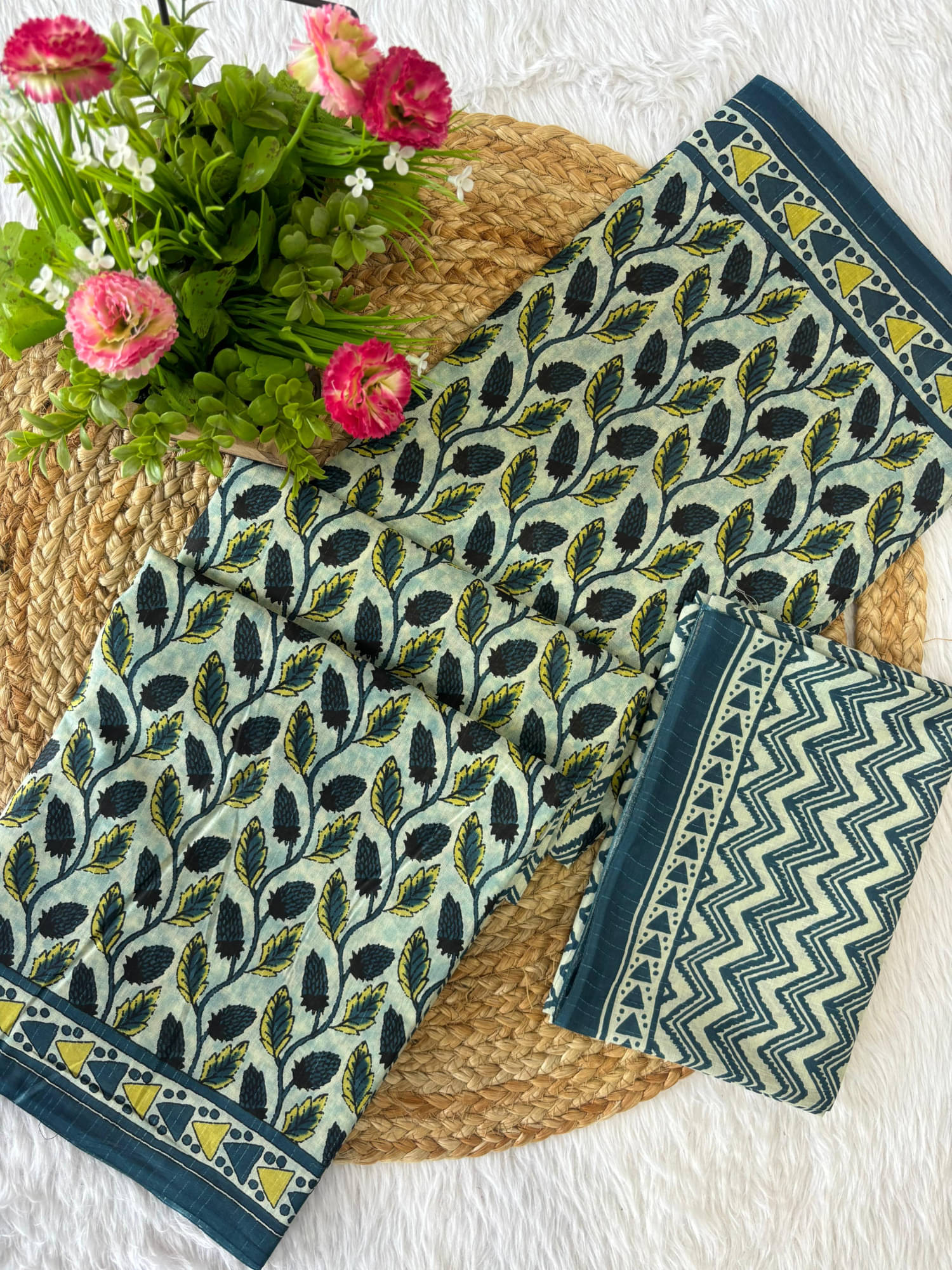 vesta exports Cotton Applique Bandhani Sarees With Unstitched Blouse Piece ( Green )     			vesta exports Cotton Applique Bandhani Sarees With Unstitched Blouse Piece ( Green )