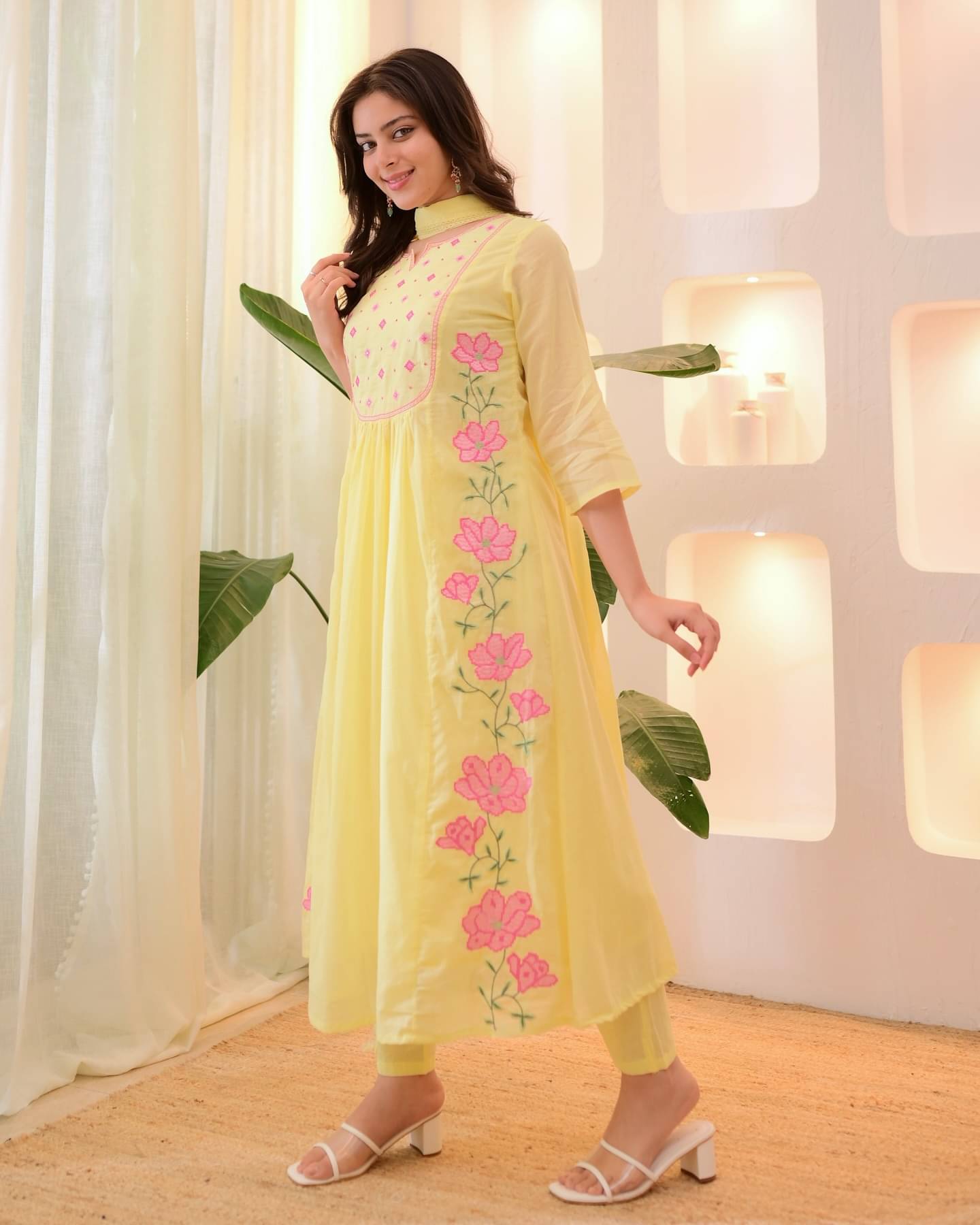     			ARISEN Store Women Silk Embroidered A-line Kurti With Pants ( Yellow )