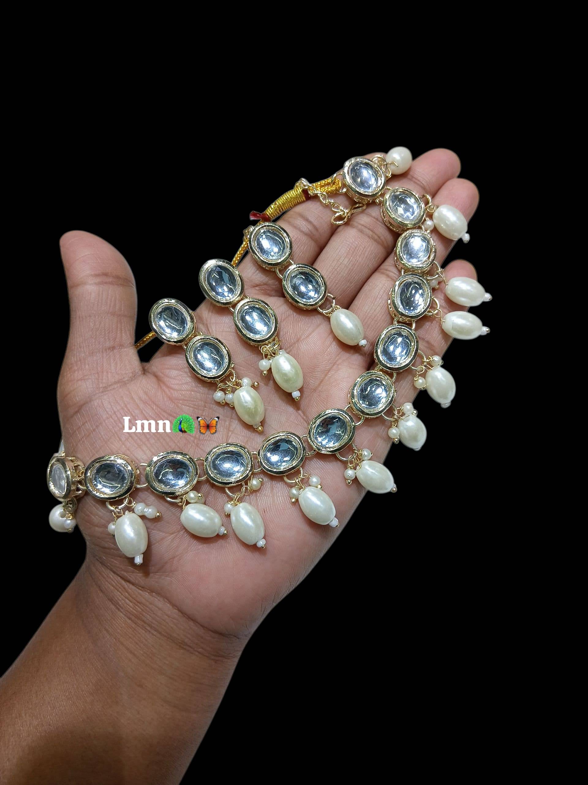     			Padmawati White Alloy Necklace Set ( Pack of 1 )