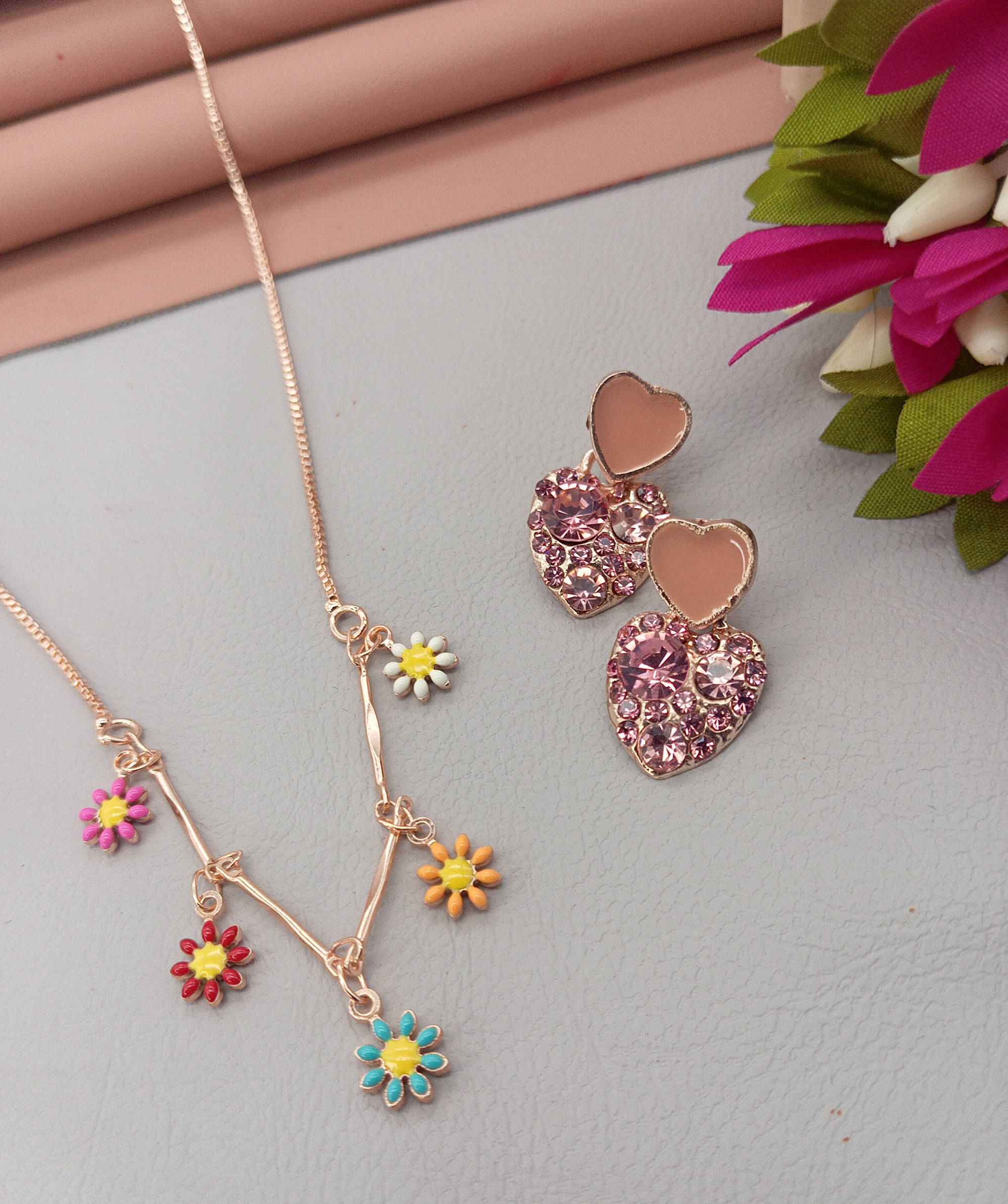 RANEM Gold Pendant set ( Pack of 1 ) RANEM Gold Pendant set ( Pack of 1 )