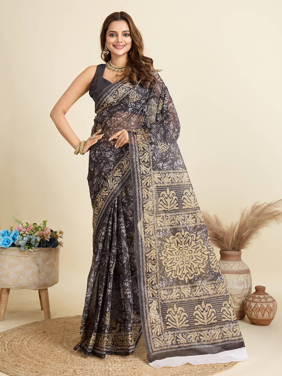SHANVIKA Cotton Printed Saree Without Blouse Piece ( Black ) SHANVIKA Cotton Printed Saree Without Blouse Piece ( Black )