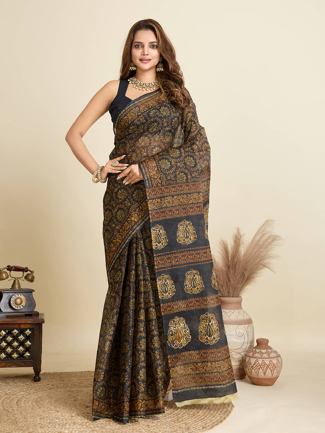SHANVIKA Cotton Printed Saree Without Blouse Piece ( Black ) SHANVIKA Cotton Printed Saree Without Blouse Piece ( Black )