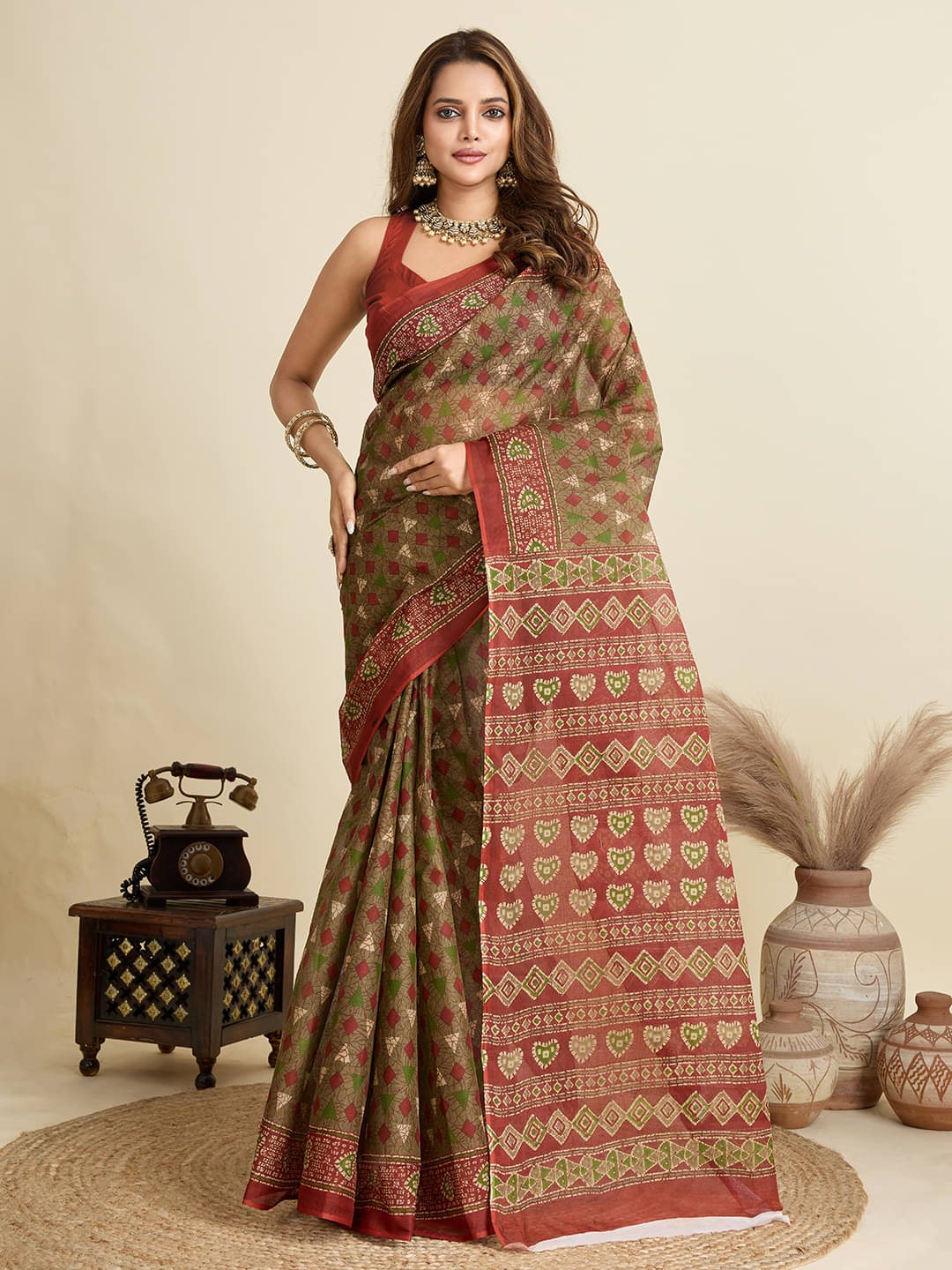 SHANVIKA Cotton Printed Saree Without Blouse Piece ( Brown ) SHANVIKA Cotton Printed Saree Without Blouse Piece ( Brown )