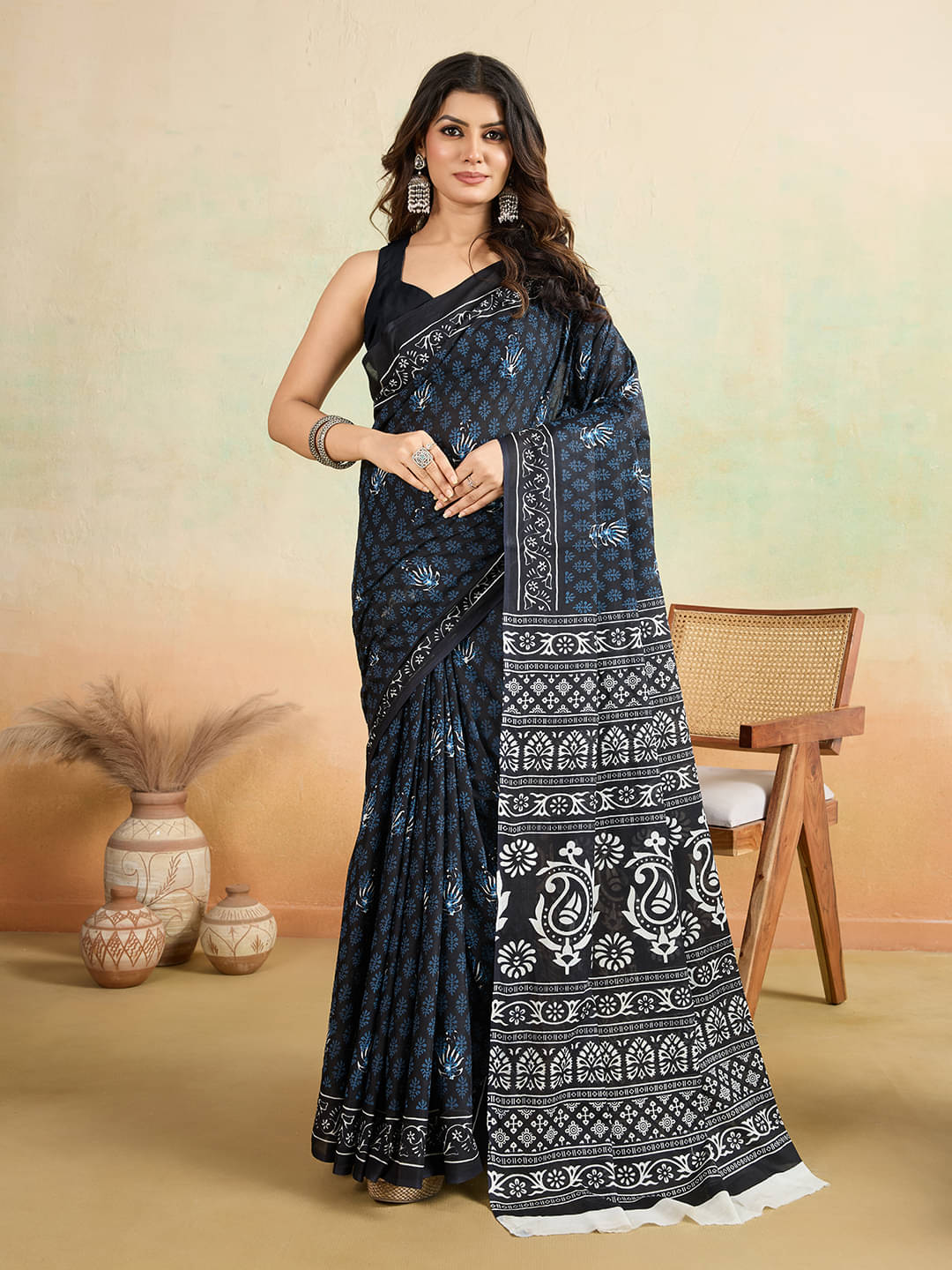     			SHANVIKA Cotton Printed Saree Without Blouse Piece ( Black )