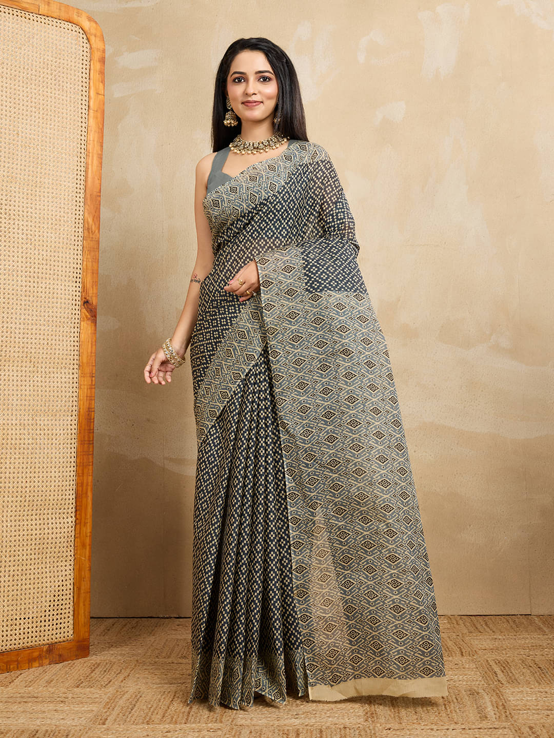     			SHANVIKA Cotton Printed Saree Without Blouse Piece ( Grey )