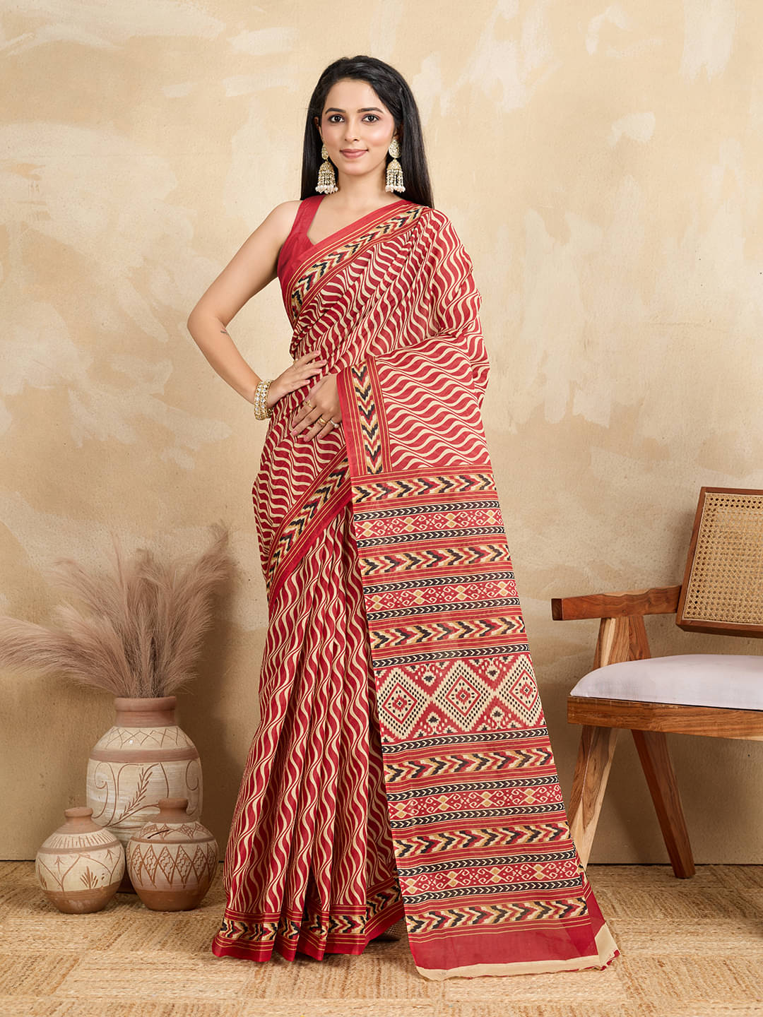 SHANVIKA Cotton Printed Saree Without Blouse Piece ( Red ) SHANVIKA Cotton Printed Saree Without Blouse Piece ( Red )