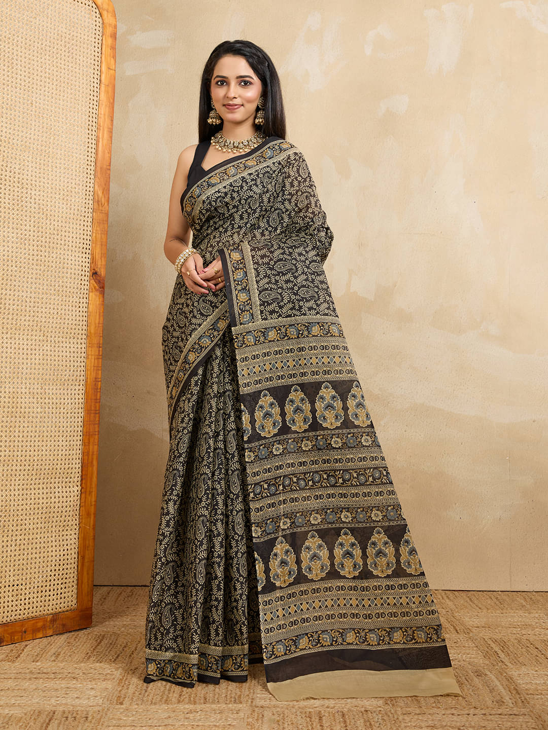 SHANVIKA Cotton Printed Saree Without Blouse Piece ( Black ) SHANVIKA Cotton Printed Saree Without Blouse Piece ( Black )