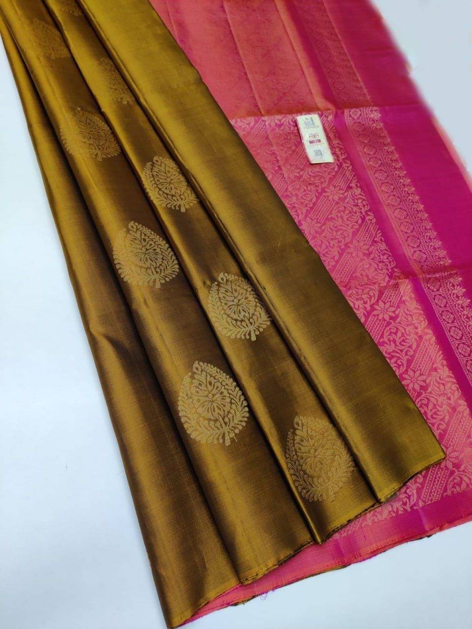 fab woven Art Silk Woven Kanjeevaram Sarees With Unstitched Blouse Piece ( Yellow ) fab woven Art Silk Woven Kanjeevaram Sarees With Unstitched Blouse Piece ( Yellow )