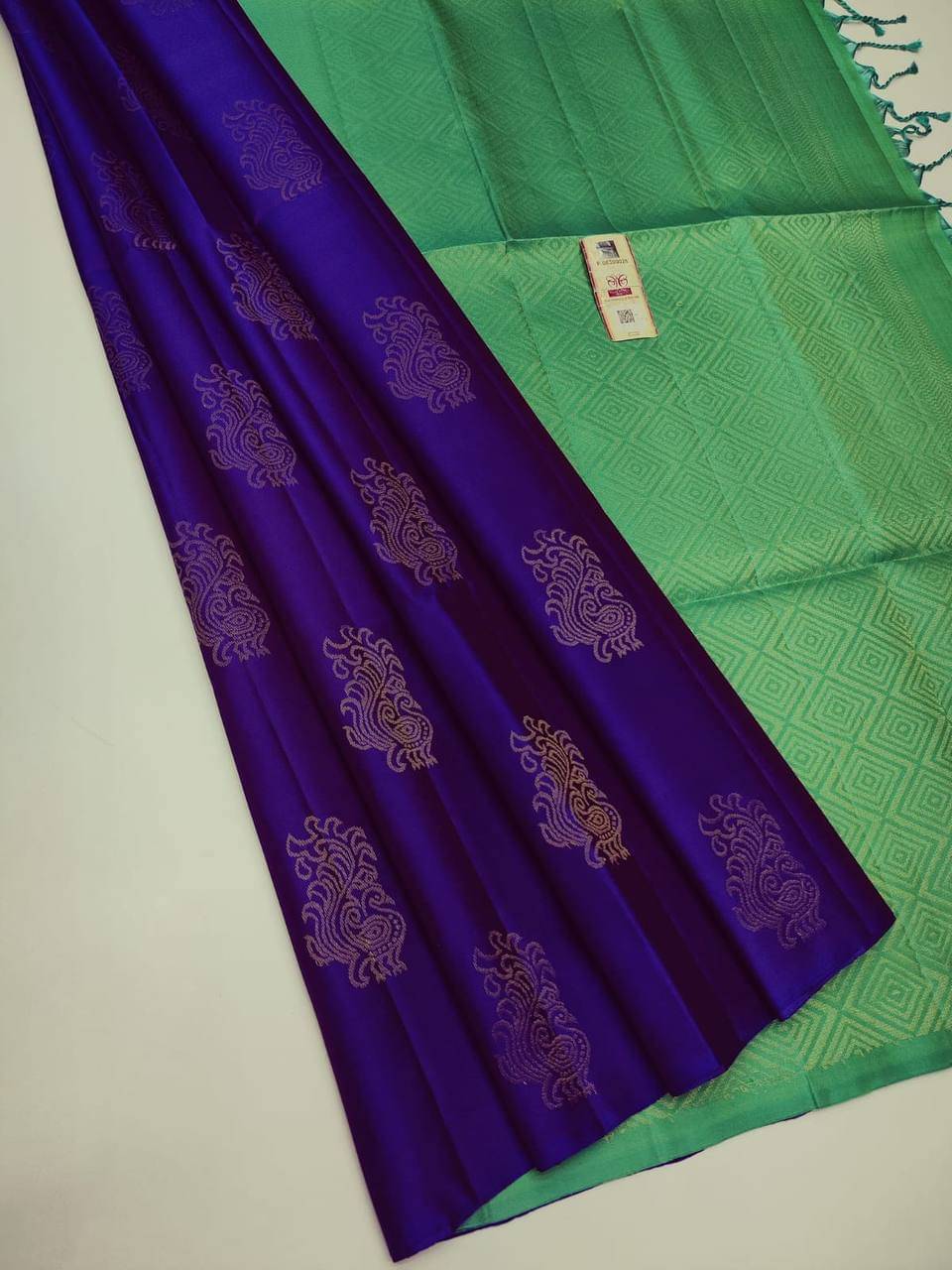     			fab woven Art Silk Woven Kanjeevaram Sarees With Unstitched Blouse Piece ( Green )