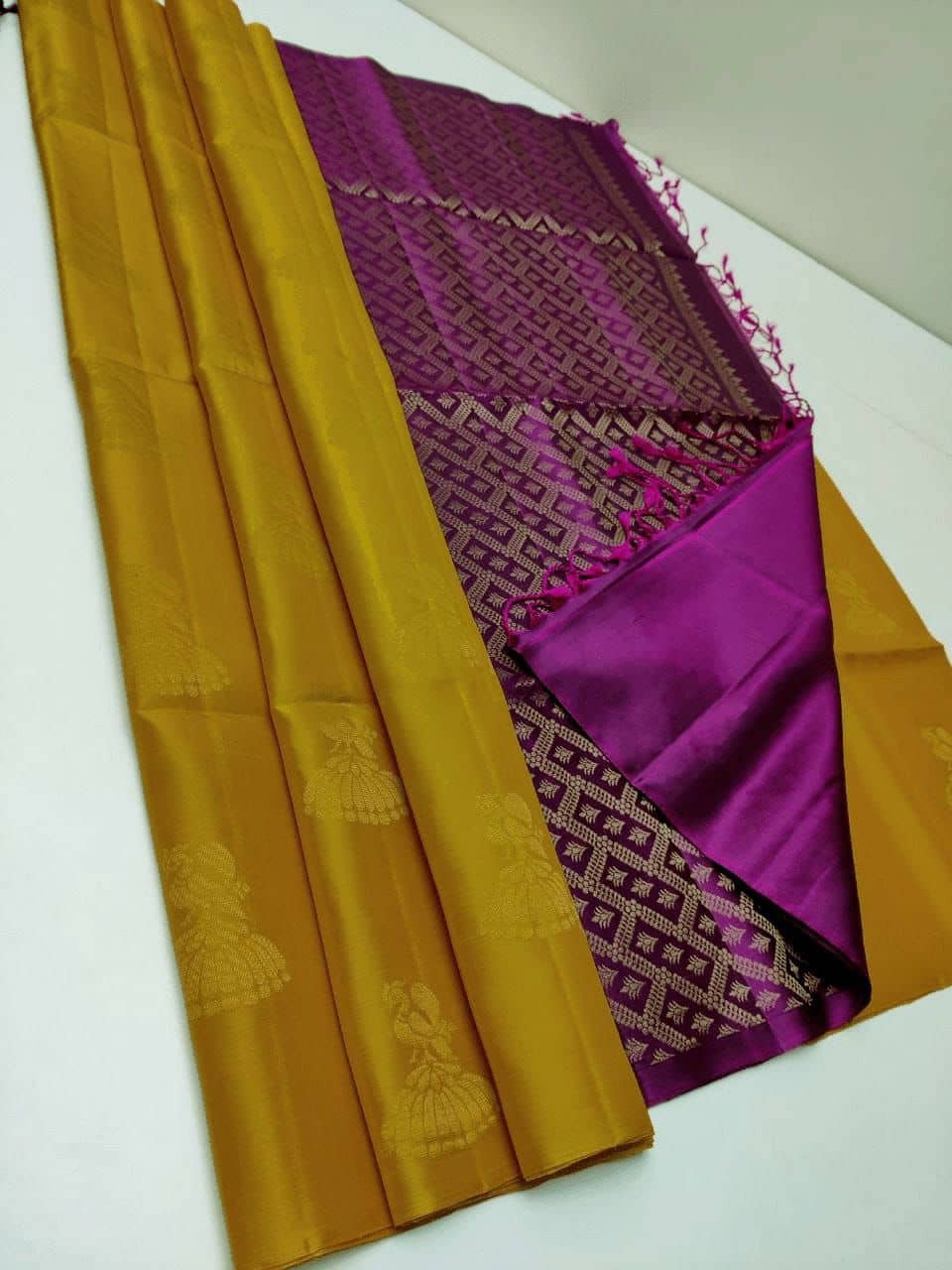 fab woven Art Silk Woven Kanjeevaram Sarees With Unstitched Blouse Piece ( Green ) - Sarees | Buy online on ZillyBuy