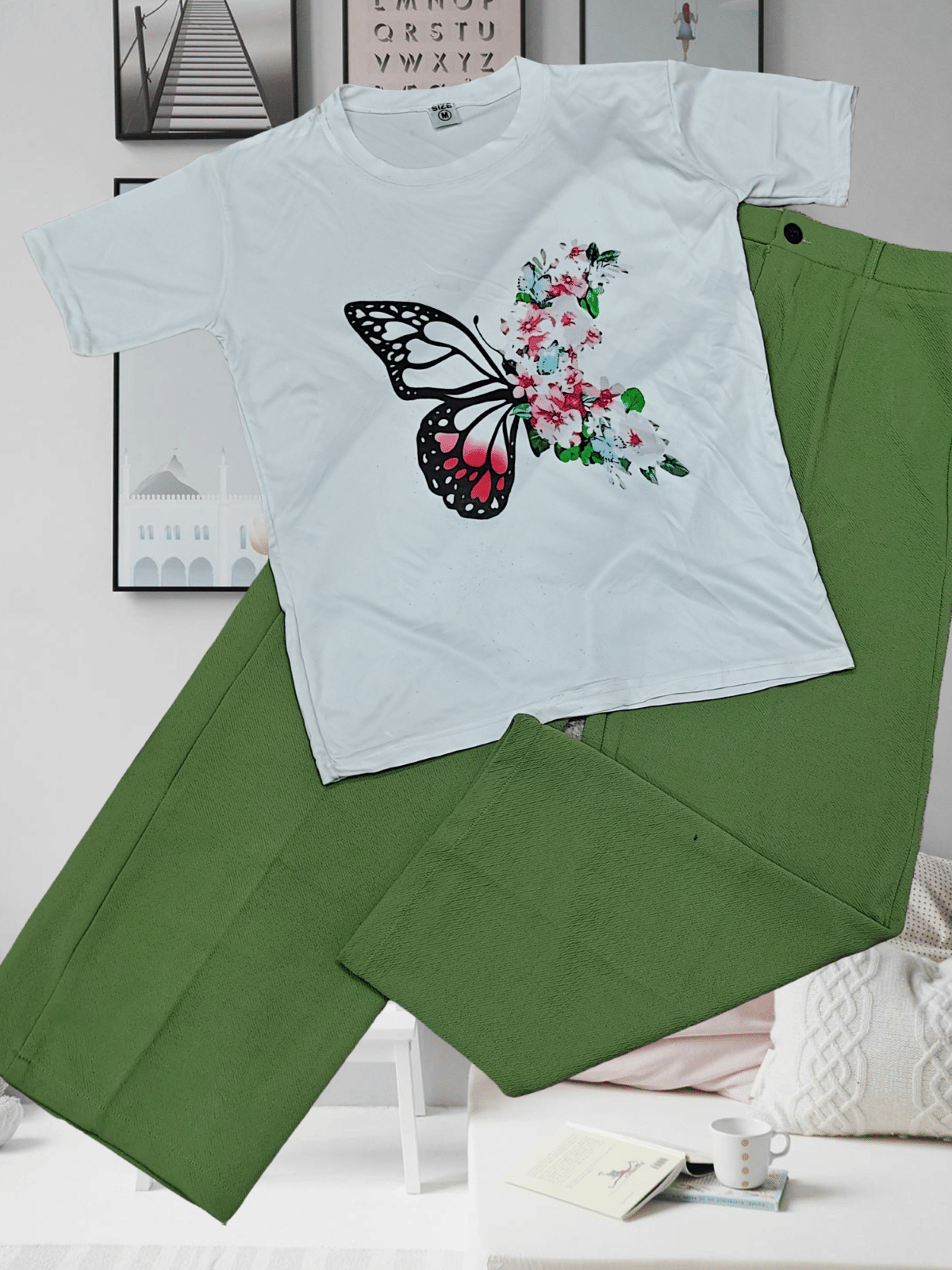 Detly Women Printed T-Shirt With Trousers Co-Ord Set ( Multicolor ) Detly Women Printed T-Shirt With Trousers Co-Ord Set ( Multicolor )