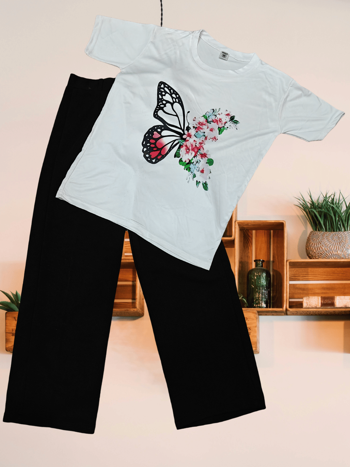 Detly Women Printed T-Shirt With Trousers Co-Ord Set ( Multicolor ) Detly Women Printed T-Shirt With Trousers Co-Ord Set ( Multicolor )