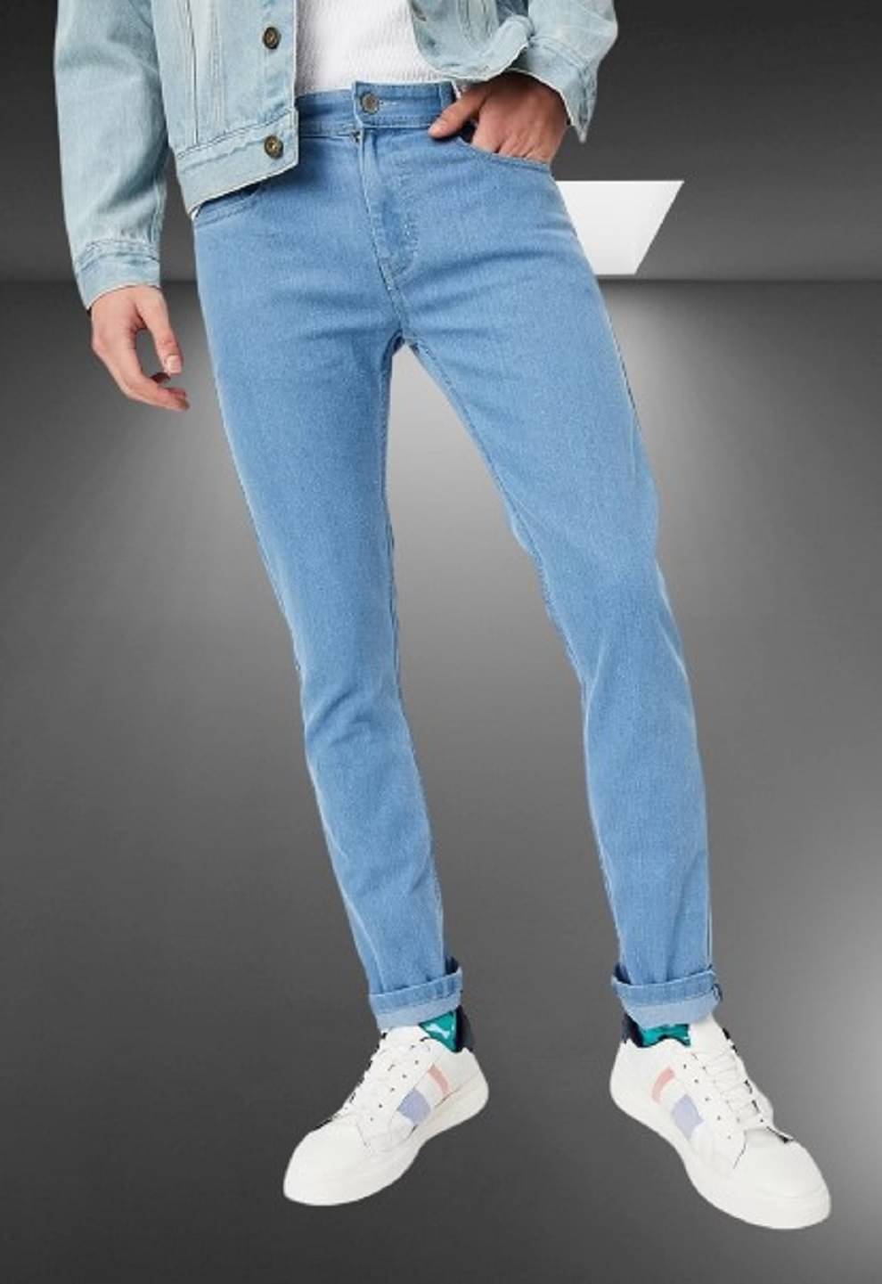     			WHATON Relaxed Cuffed Hem Men's Jeans - Light Blue ( Pack of 1 )