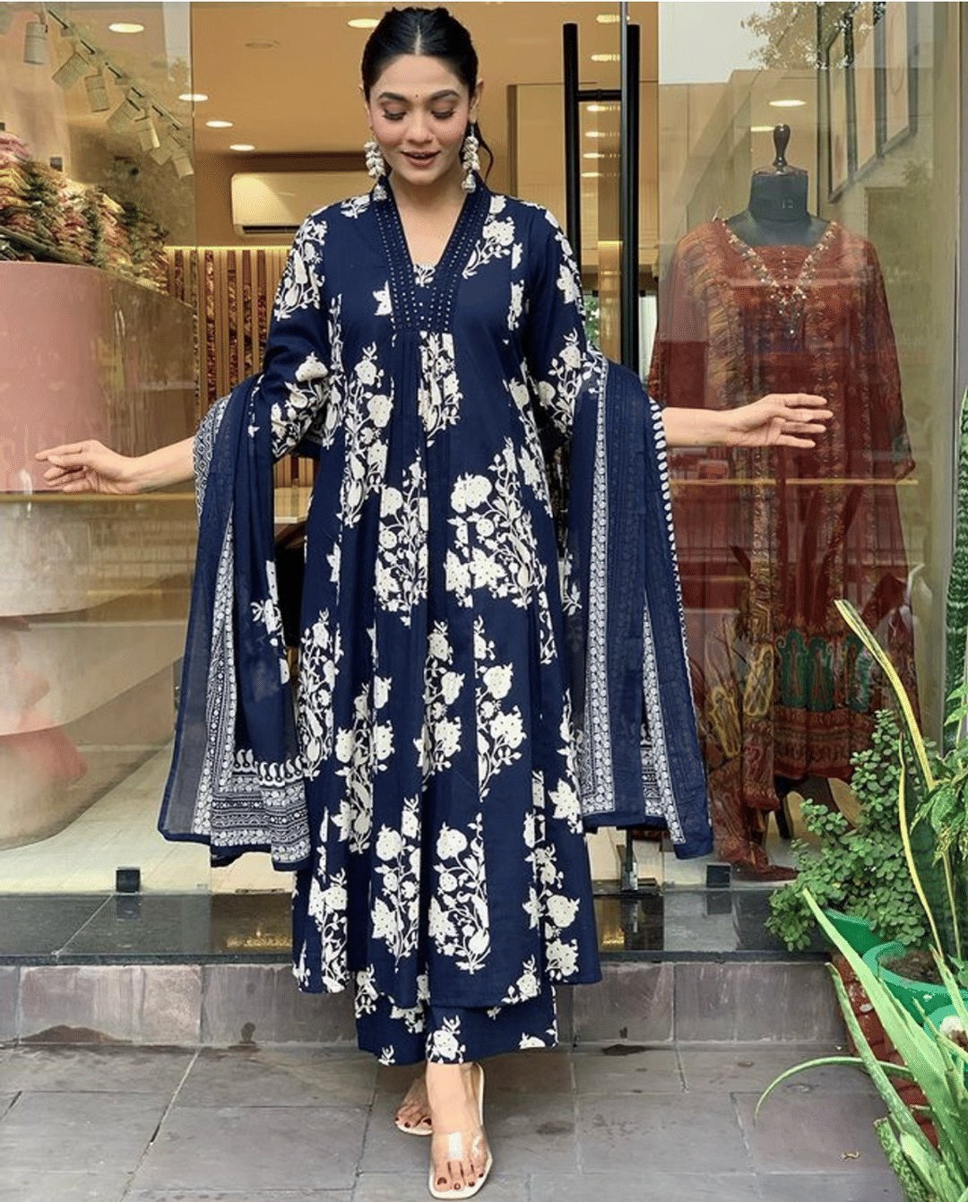 YAGNIK FASHION Women Rayon Printed Anarkali Kurti With Palazzo ( Blue )