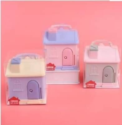     			Hut Shape High Quality Plastic Coin Bank Piggy Bank for Kids with Lock