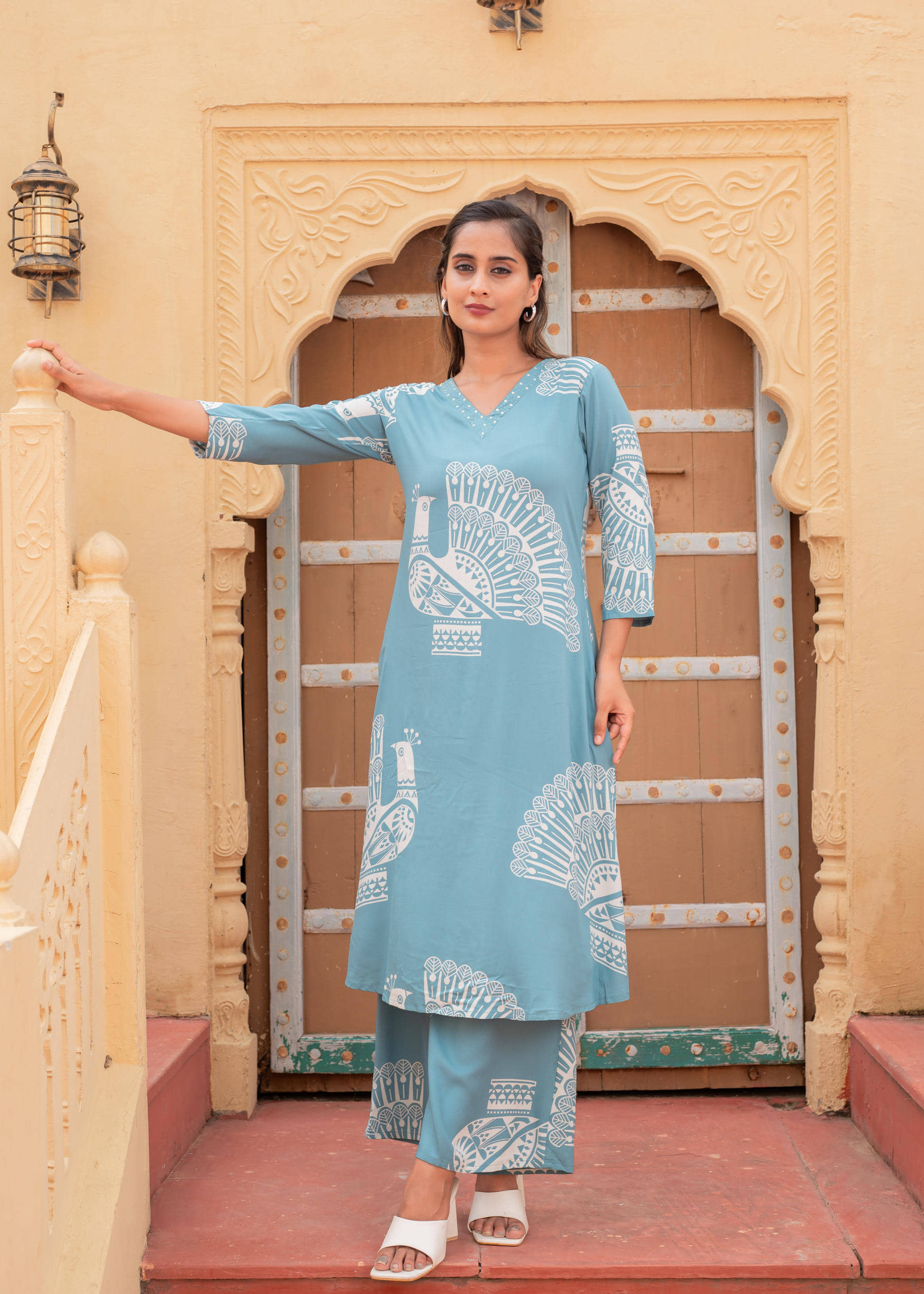 Juniper Women Viscose Printed Straight Kurti With Pants ( Blue )